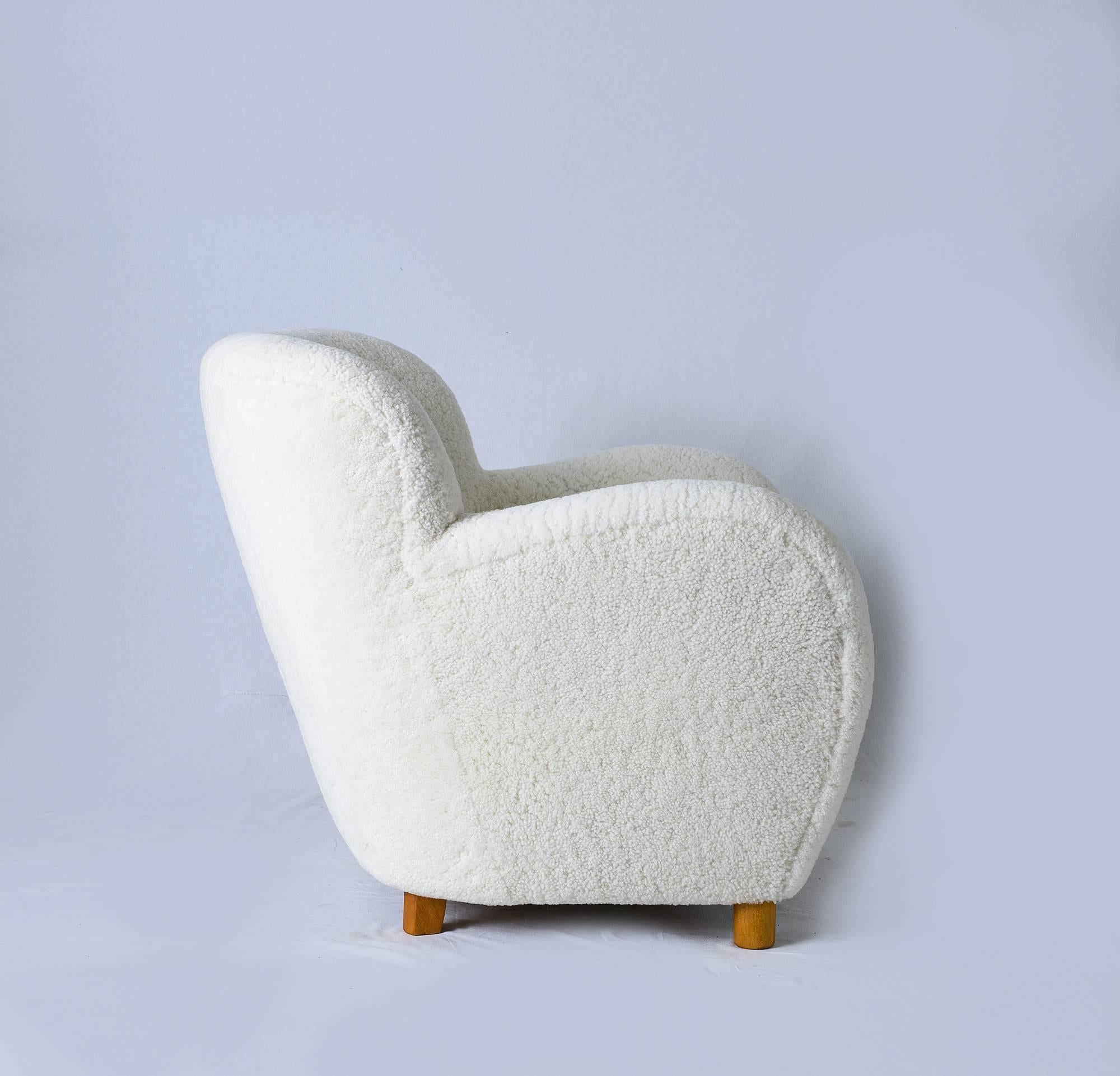 Scandinavian Sheepskin Lounge Chair 3