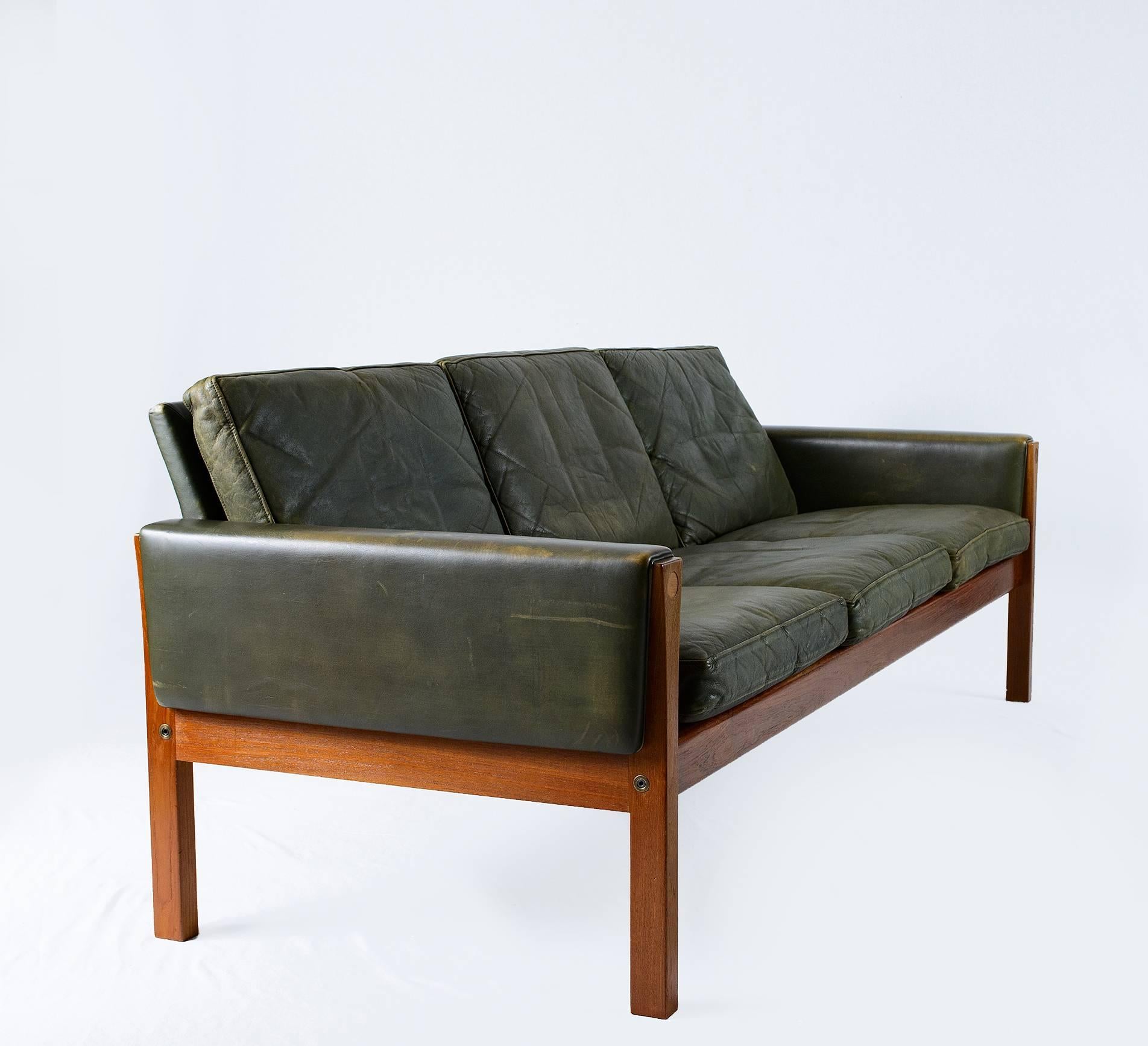 Mid-Century Modern Hans Wegner AP-62 Sofa