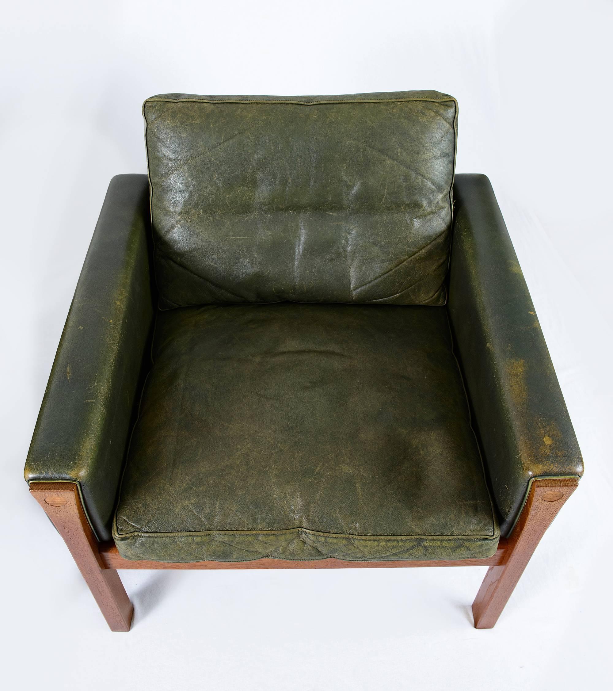 Leather Pair of Hans Wegner AP-62 Lounge Chairs