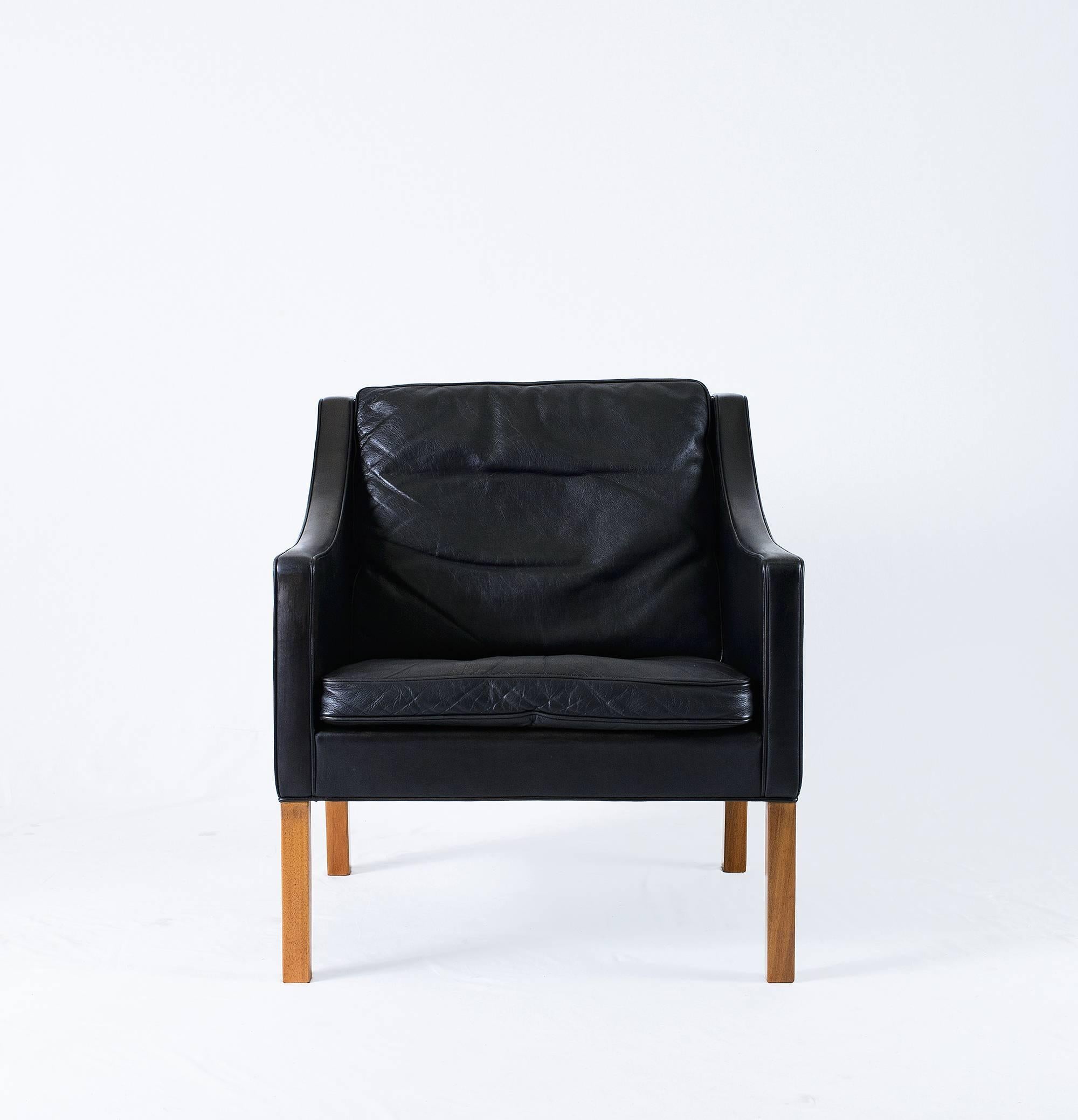 model 2207 lounge chair