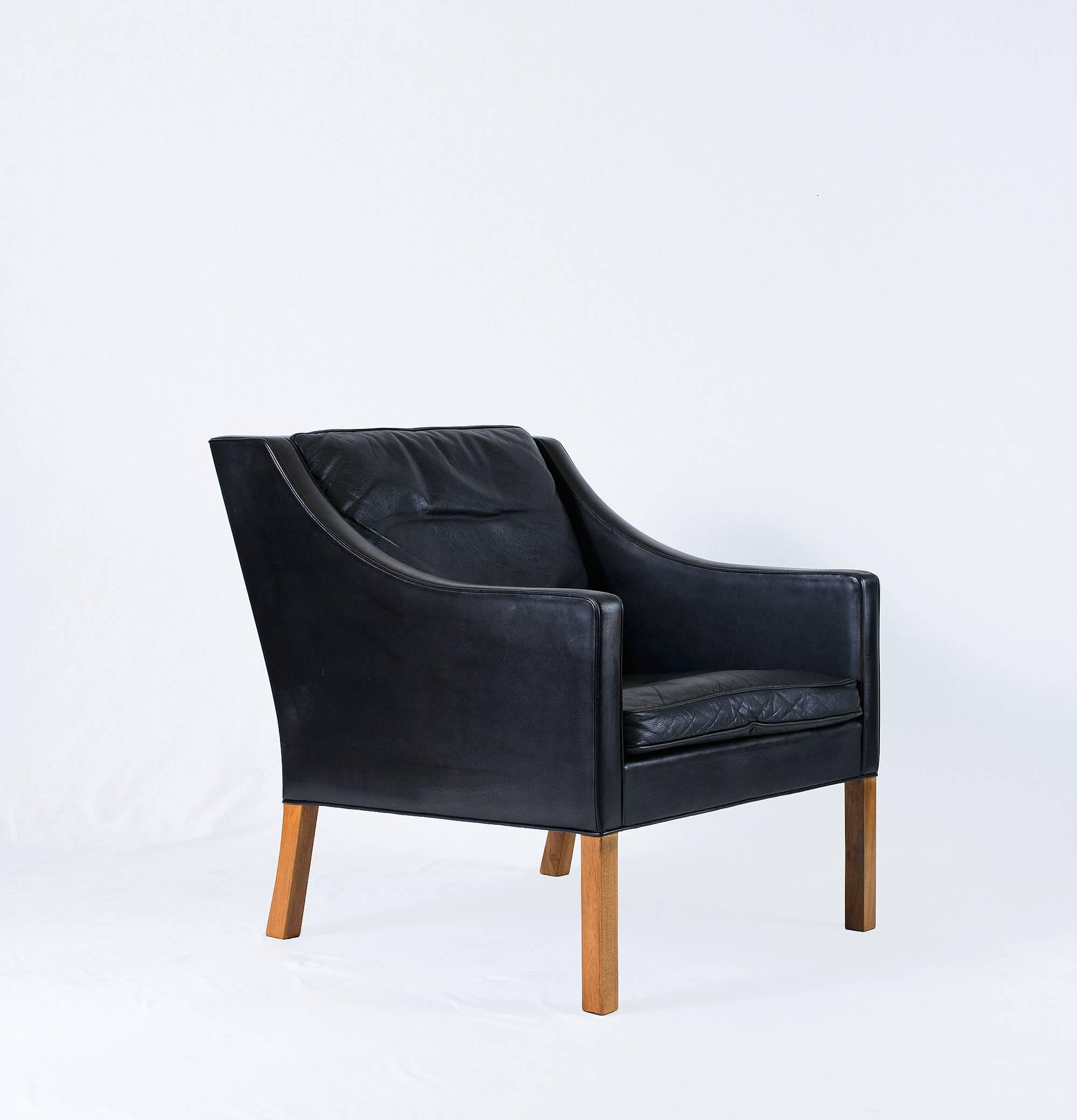 Børge Mogensen model #2207 leather lounge chair designed in 1963 and produced by Fredericia.