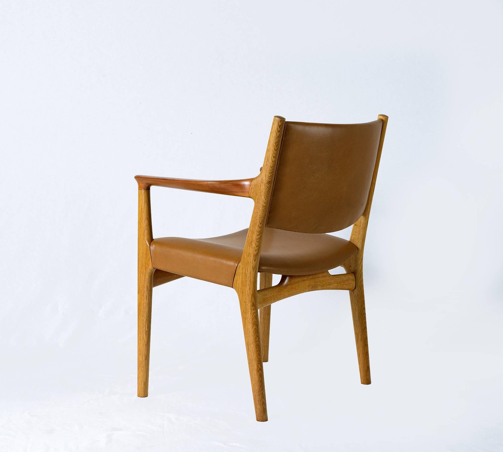 Paire de fauteuils Hans Wegner Jh-525 1