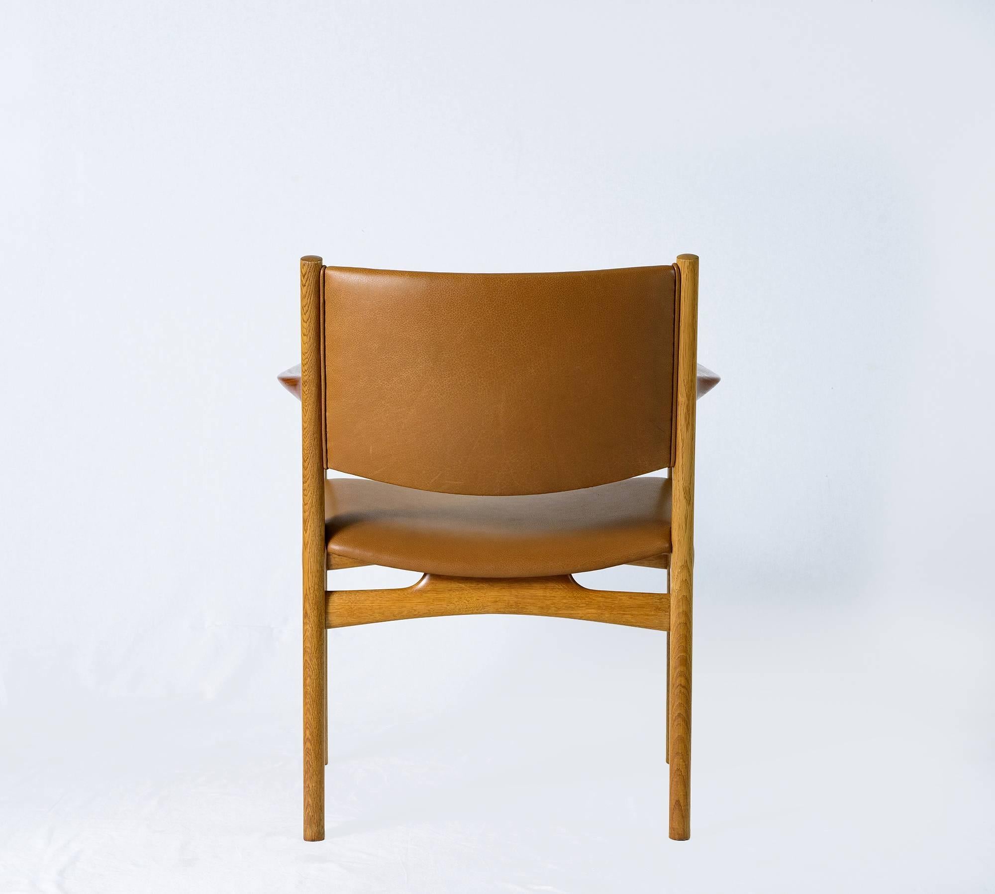 Leather Pair of Hans Wegner Jh-525 Armchairs