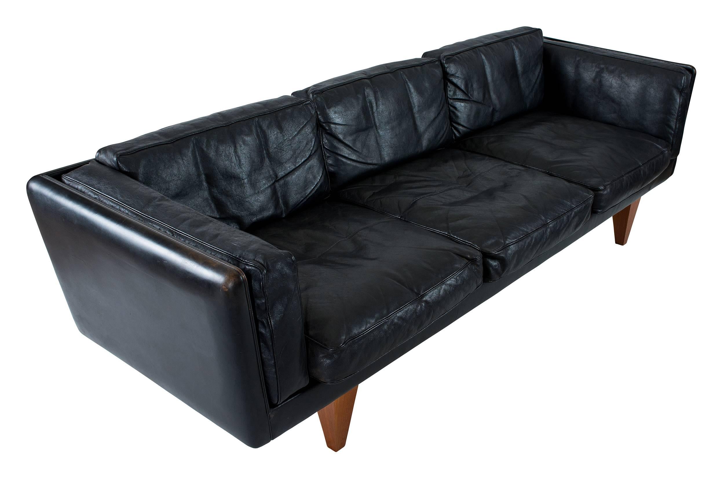 Danish Illum Wikkelsø V11 Sofa