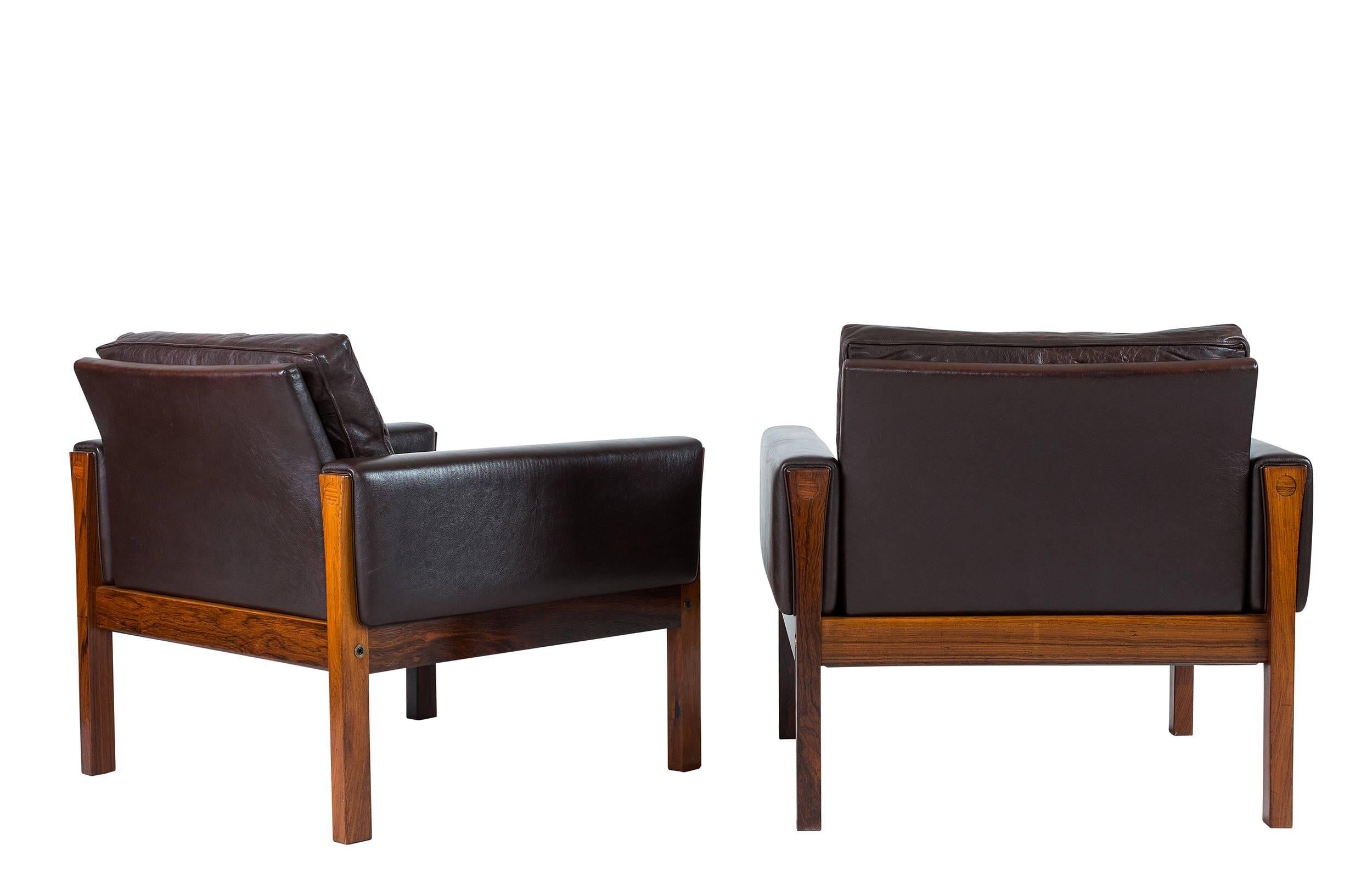 Pair of Hans Wegner AP 62 Lounge Chairs In Good Condition In Los Angeles, CA