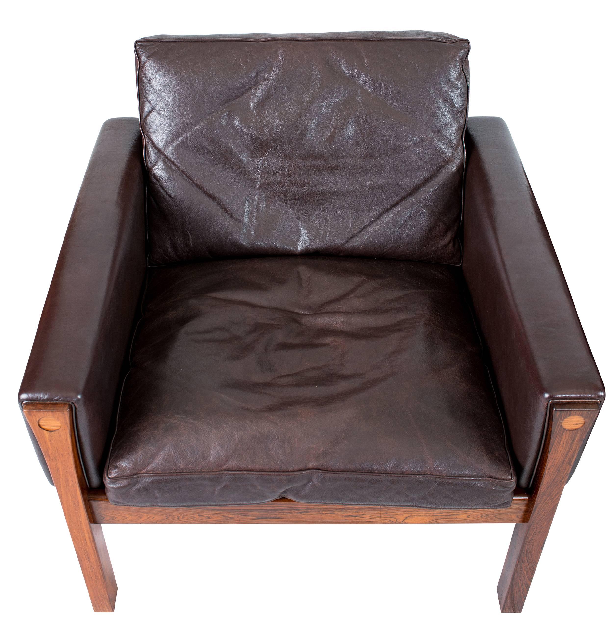 Pair of Hans Wegner AP 62 Lounge Chairs 3