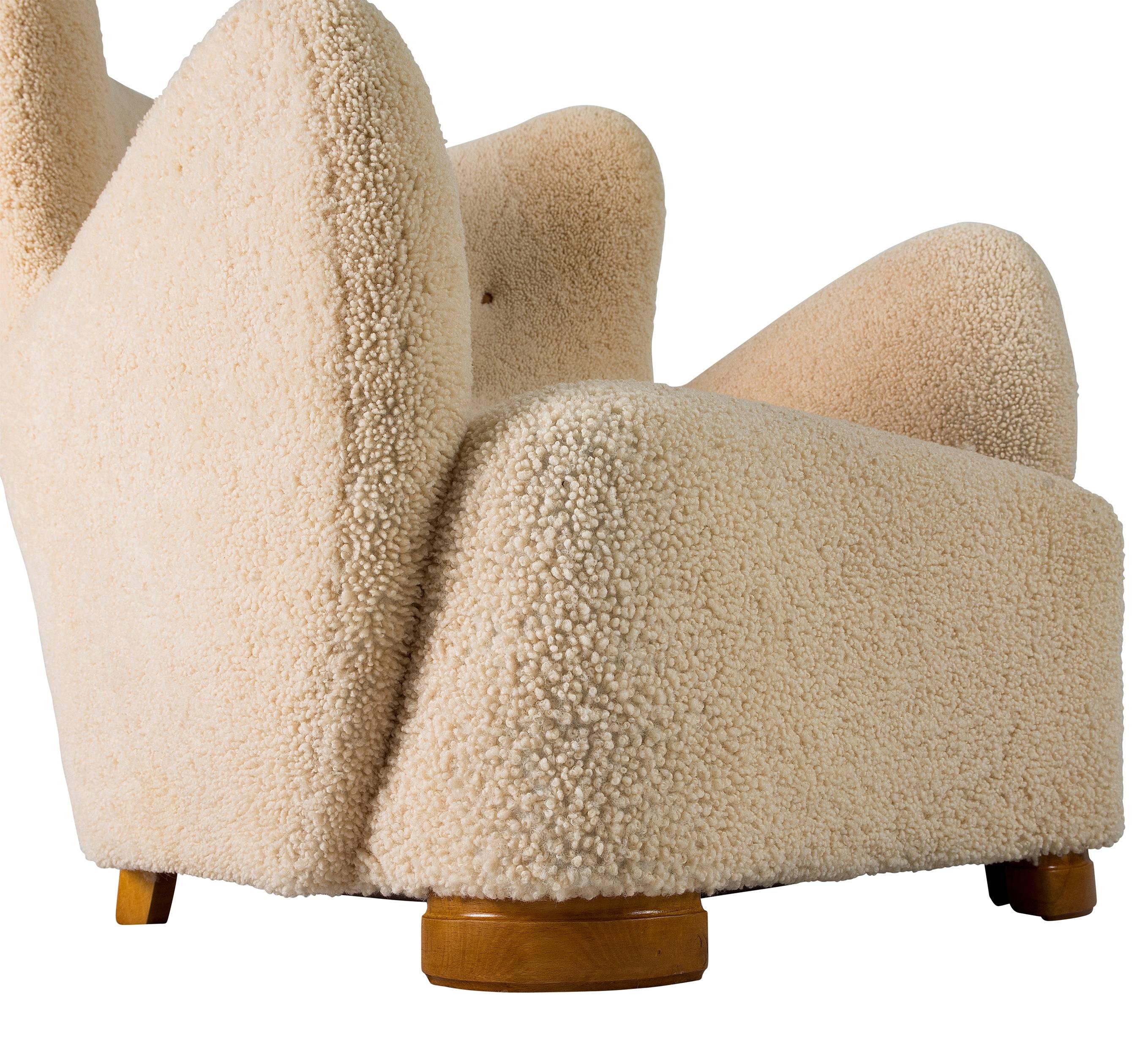 Scandinavian Sheepskin Lounge Chair 4