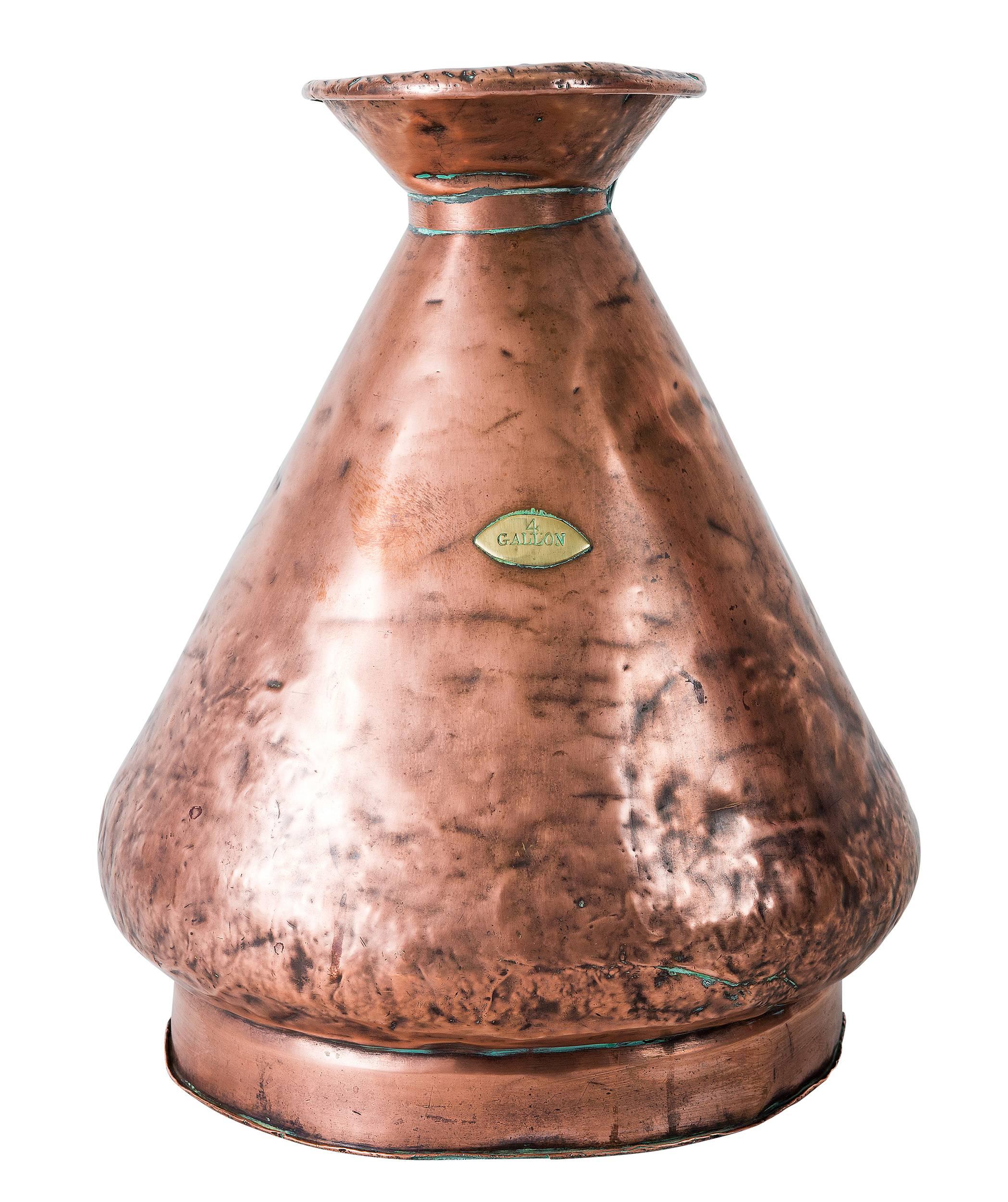 Large Four Gallon Victorian English Copper Ale-Beer Measuring Jug In Good Condition In Los Angeles, CA