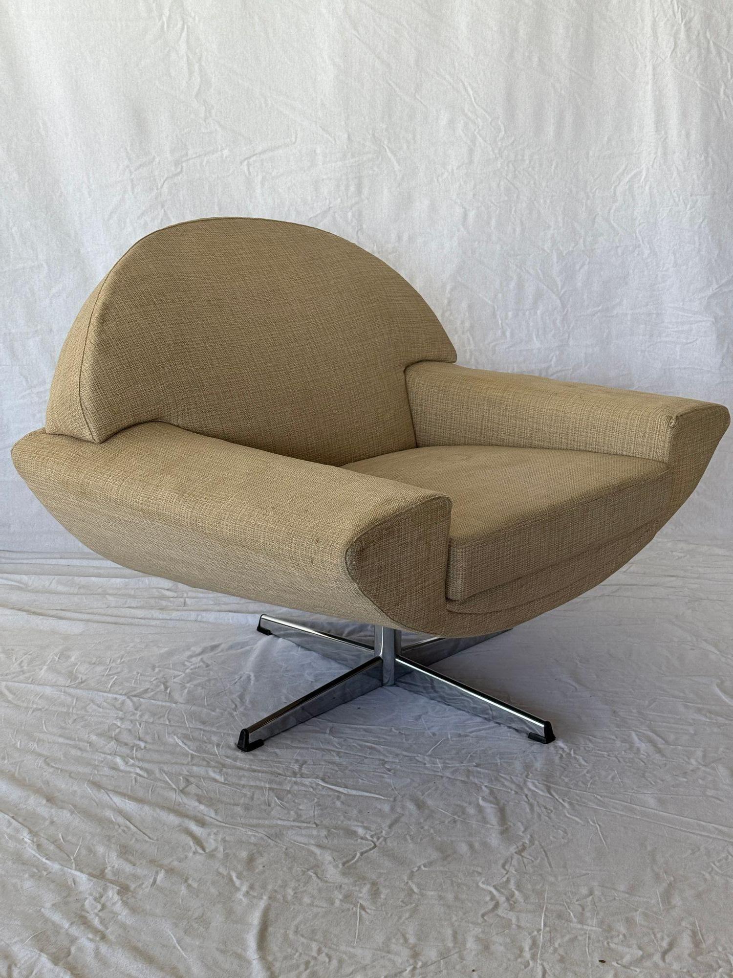 
Chaise longue pivotante 