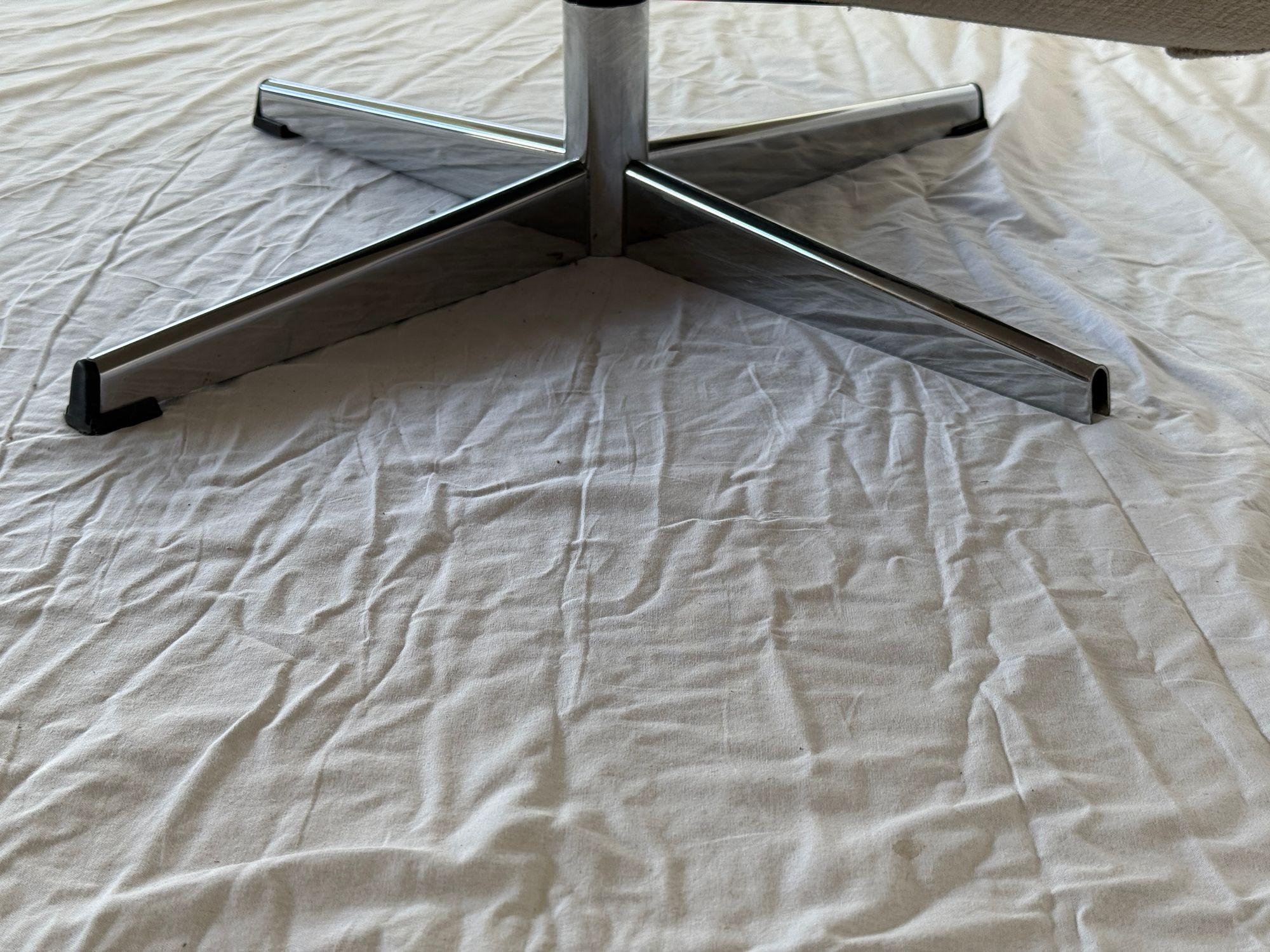 Chaise longue pivotante 