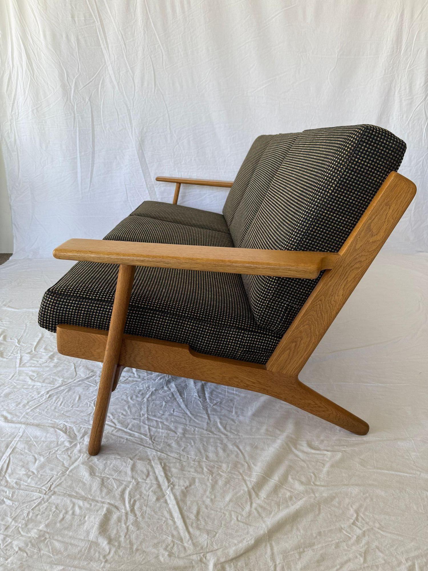 Sofá Hans Wegner GE-290 Escandinavo moderno en venta