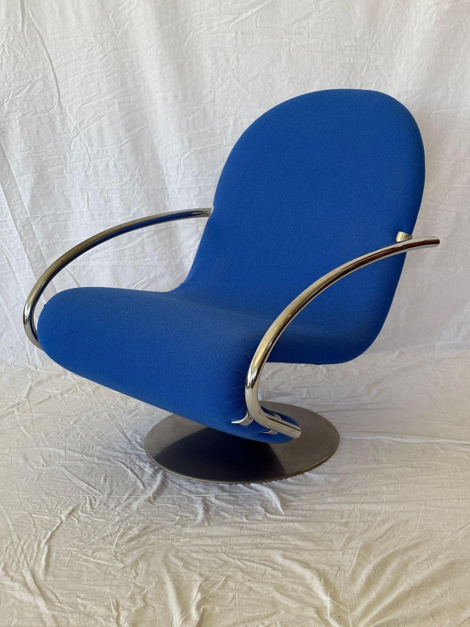 Pair of Verner Panton System 1-2-3 Swivel Lounge Chairs. Produced by Fritz Hansen.