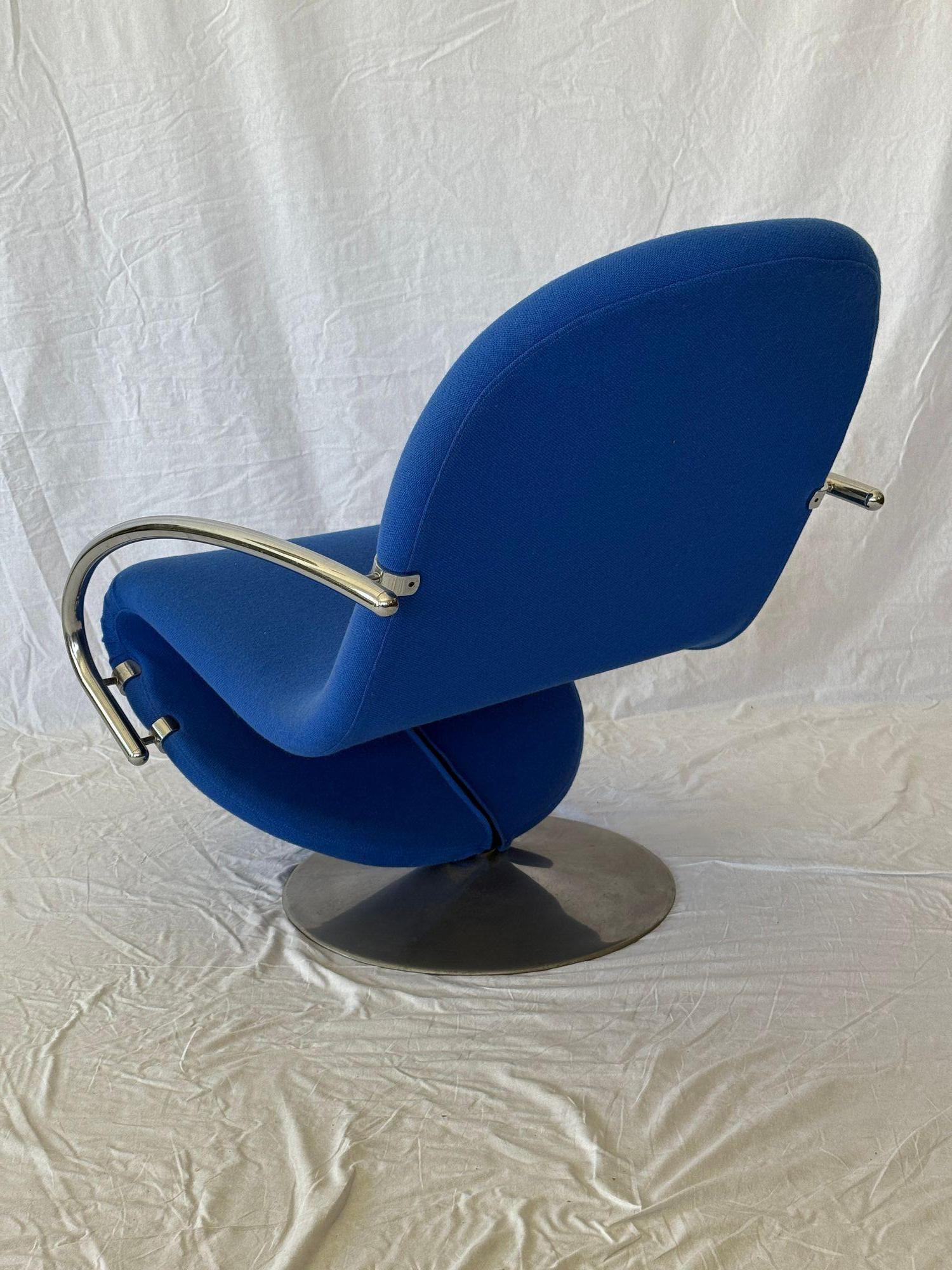 Pair of Verner Panton System 1-2-3 Swivel Lounge Chairs In Good Condition For Sale In Los Angeles, CA