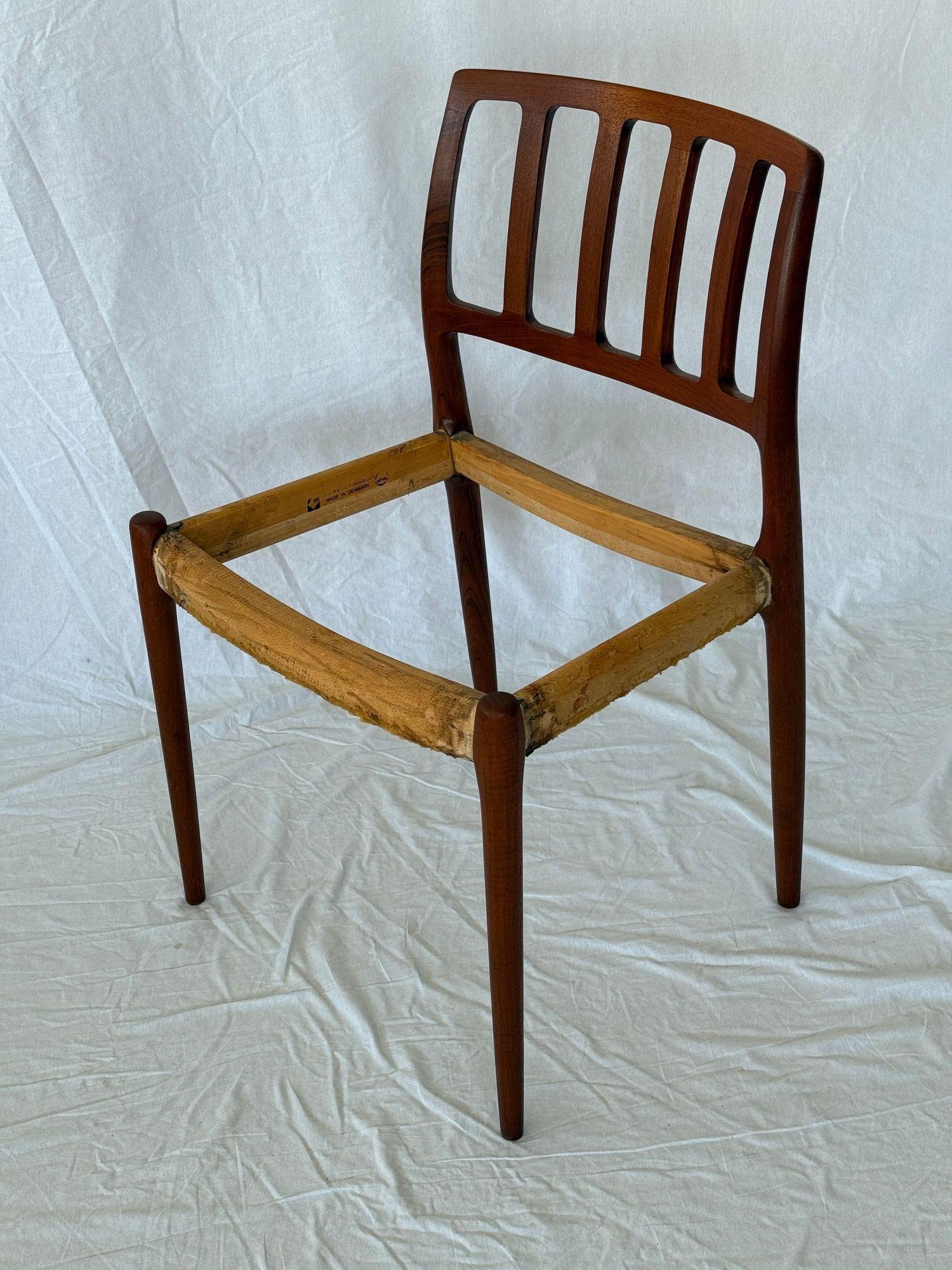 Scandinavian Modern Set of 6 Model 83 Niels Moller Dining Chairs For Sale