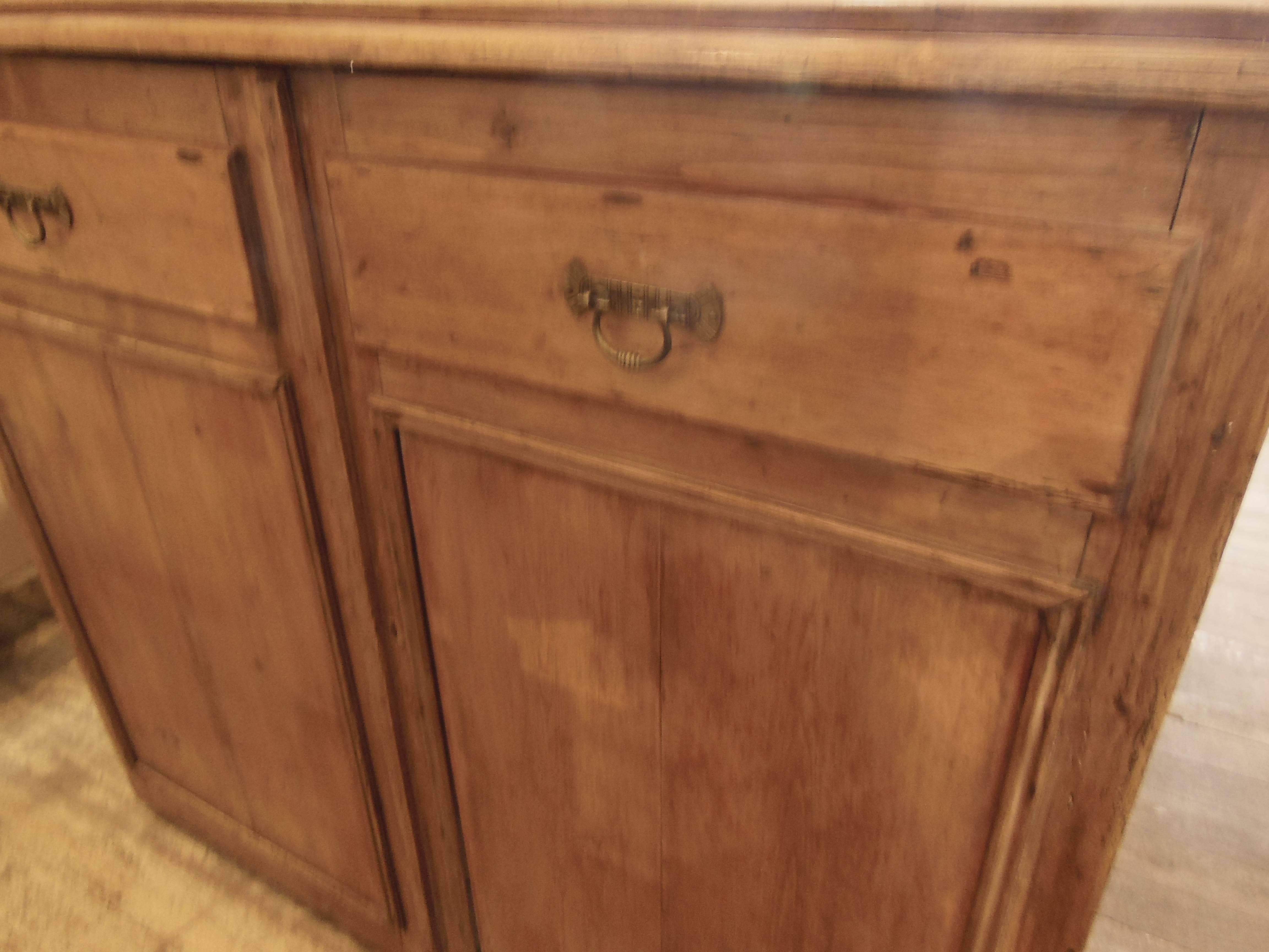 Traditional Irish Pine Cabinet In Excellent Condition For Sale In Sag Harbor, NY