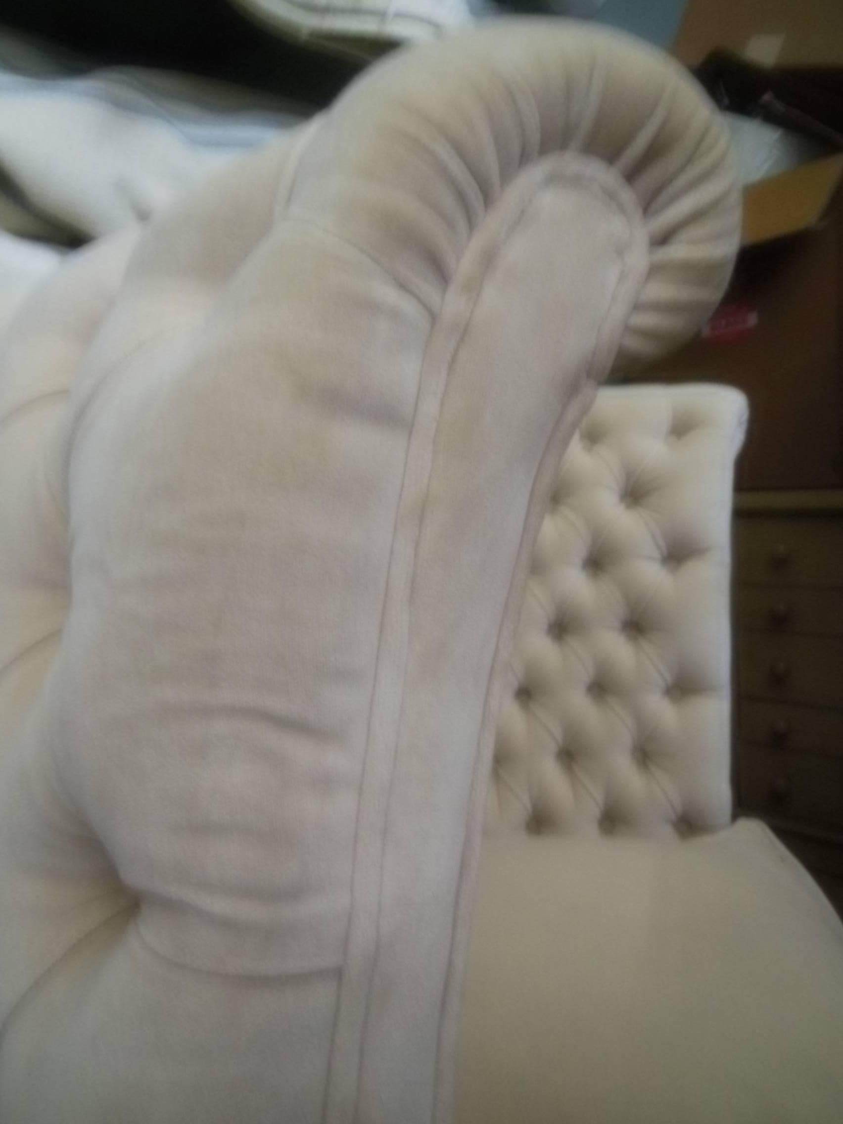 Pair of High Style Vintage Tufted Slipper Chairs In Excellent Condition For Sale In Sag Harbor, NY
