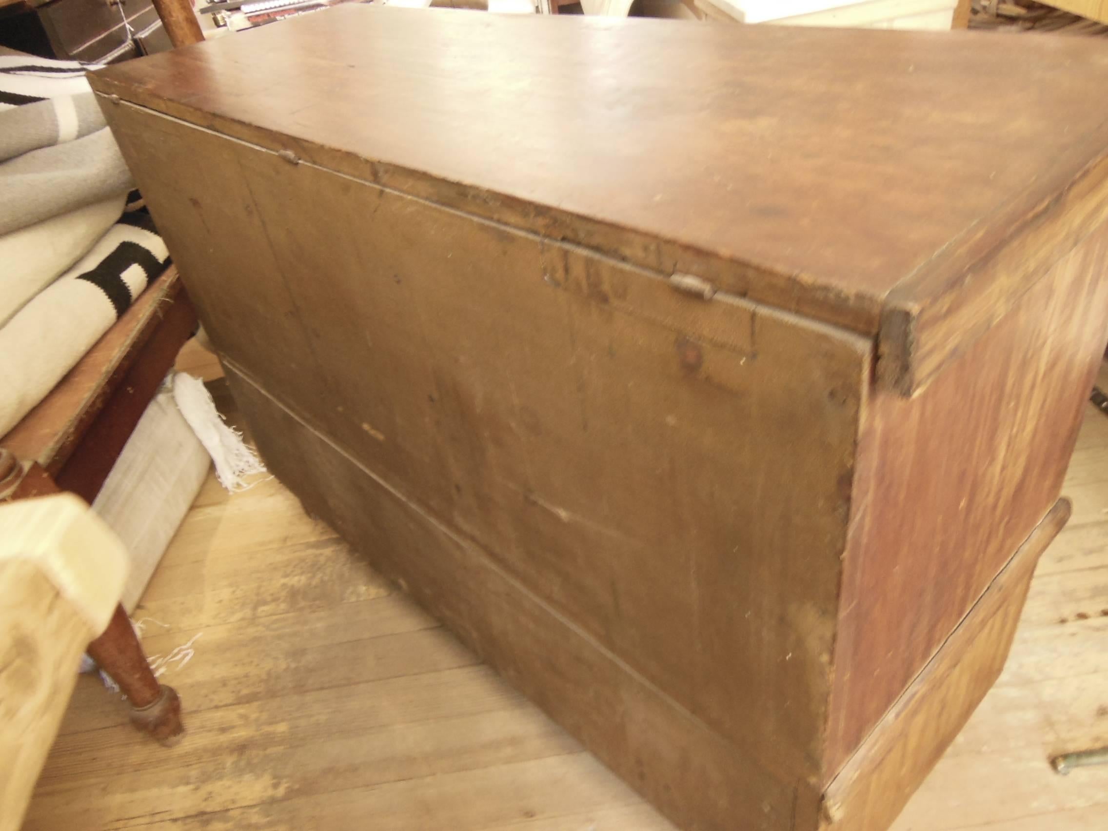 Great Primitive Blanket Chest In Excellent Condition For Sale In Sag Harbor, NY
