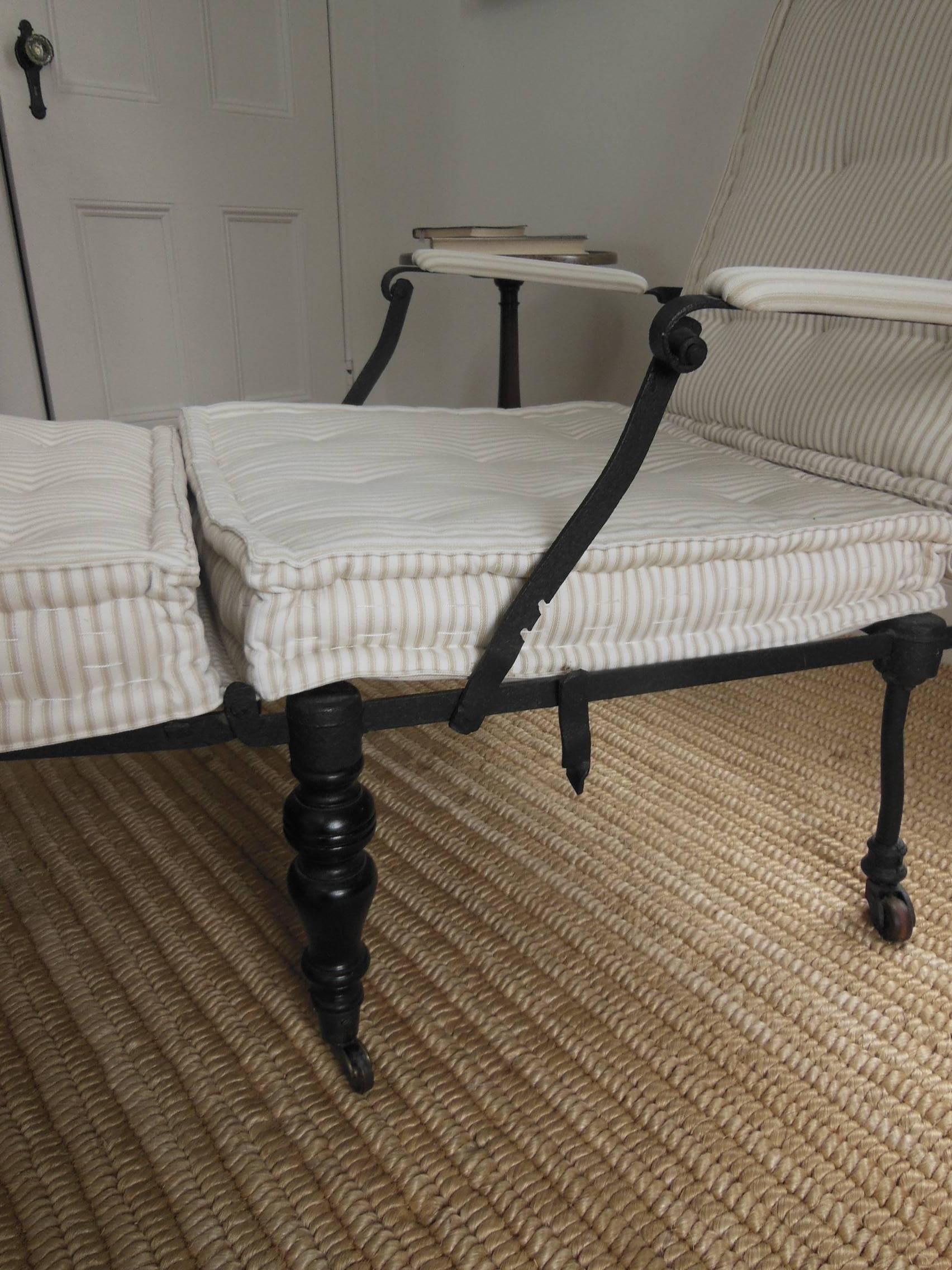Vintage French Iron Folding Chaise For Sale 1
