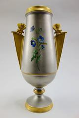 Vase ancien en porcelaine émaillée et platine du mouvement esthétique français