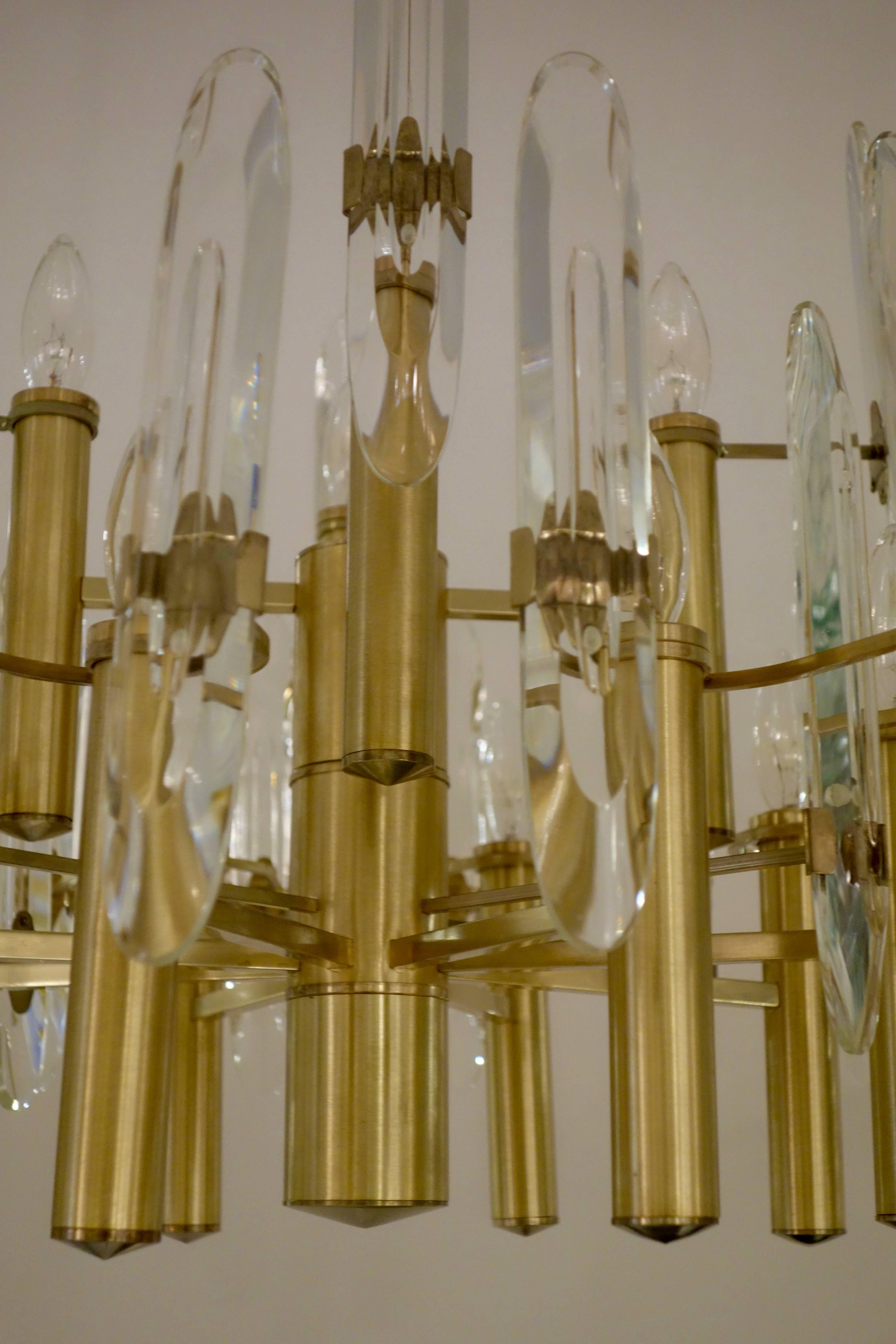 Mid-Century Modern Italian Mid-Century Sciolari 12-Light Brass and Crystal Chandelier For Sale