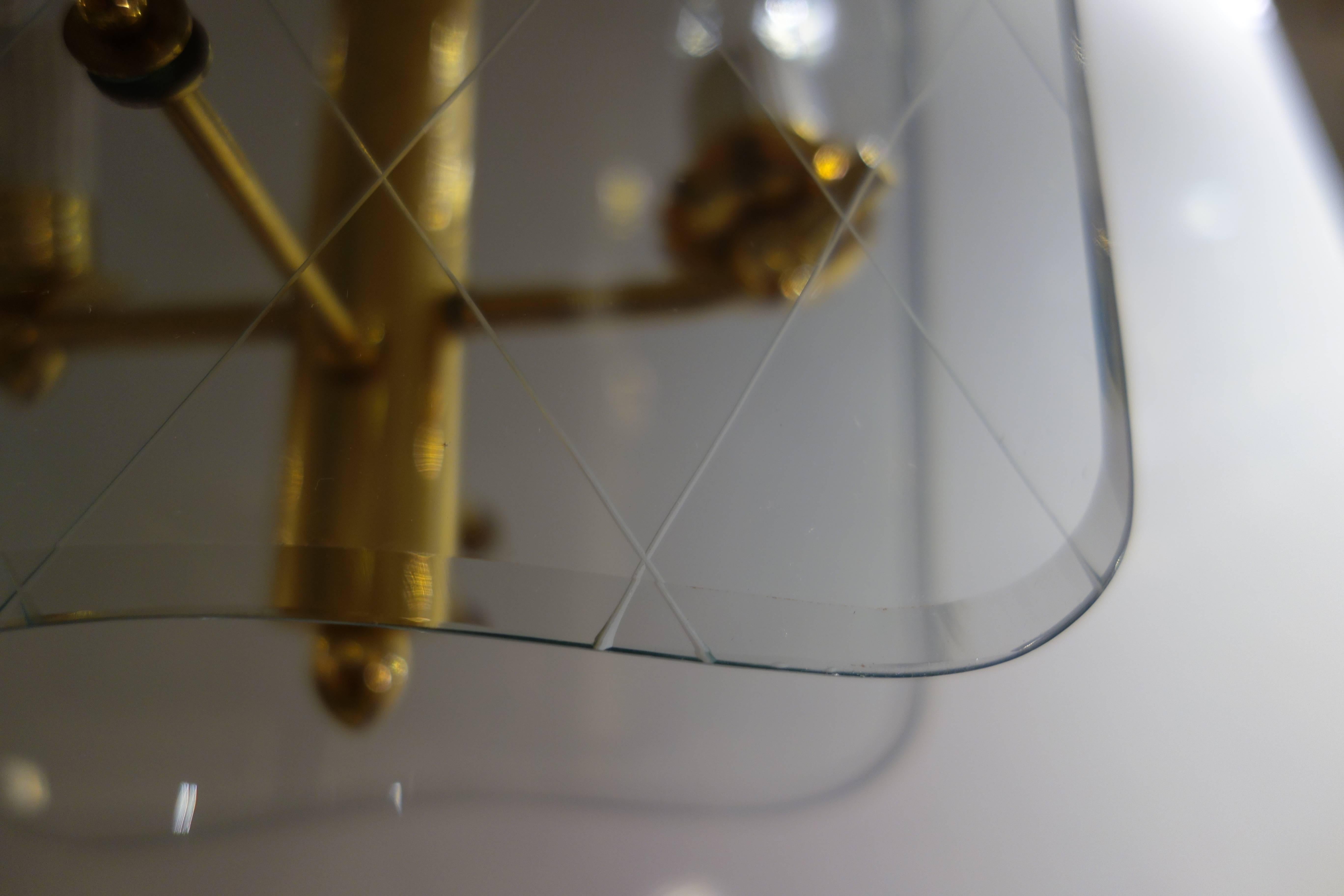 Laterne oder Kronleuchter aus Glas und Messing im Pietro Chiesa-Stil von Pietro Chiesa im Zustand „Hervorragend“ im Angebot in New York, NY