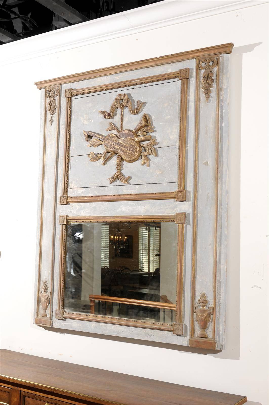 French 1890s Neoclassical Revival Trumeau Mirror with Musical Trophy and Urns In Good Condition In Atlanta, GA
