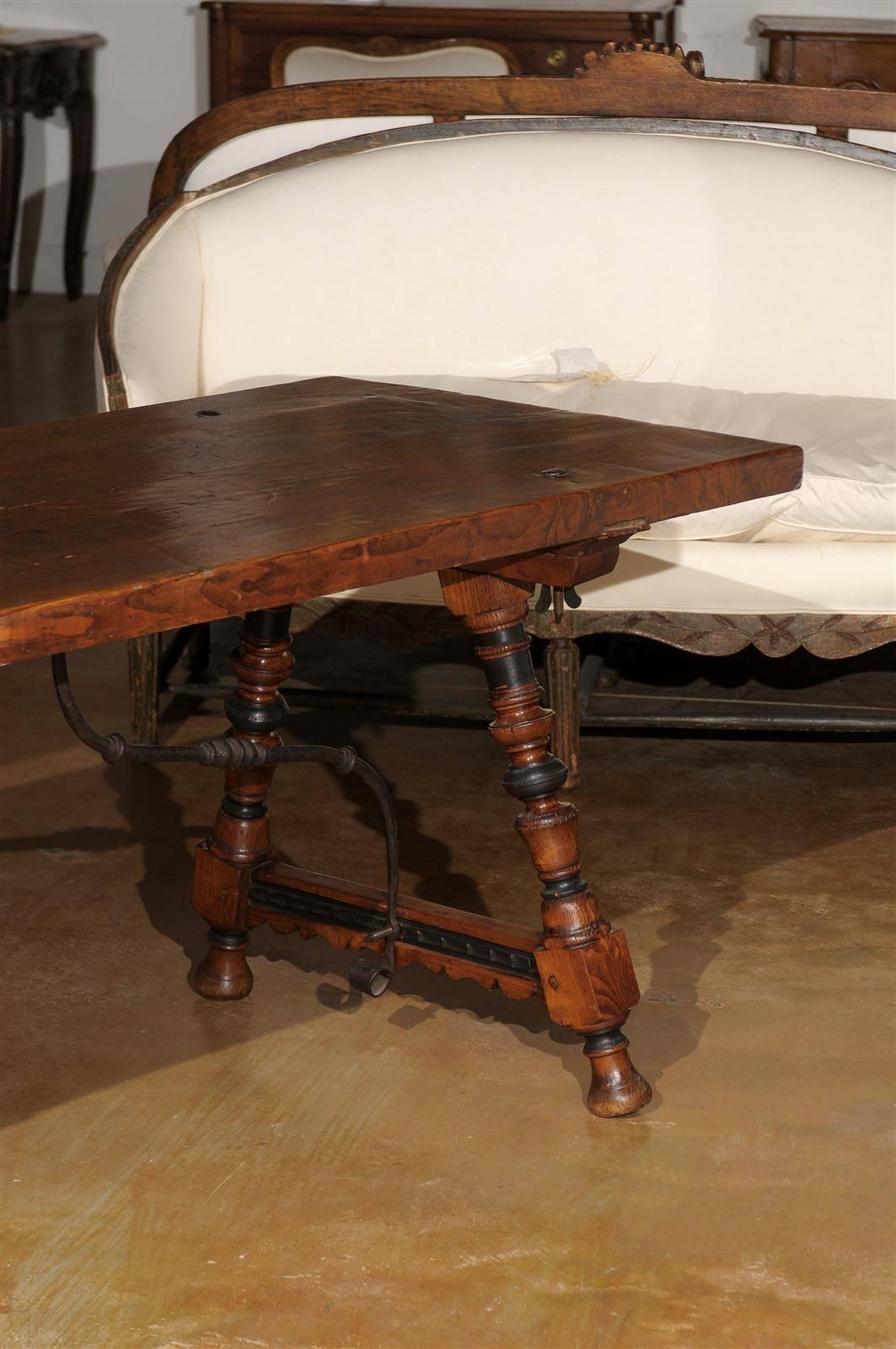 Spanish 1780s Wooden Fratino Table with Wrought-Iron Stretcher and Turned Legs In Good Condition In Atlanta, GA