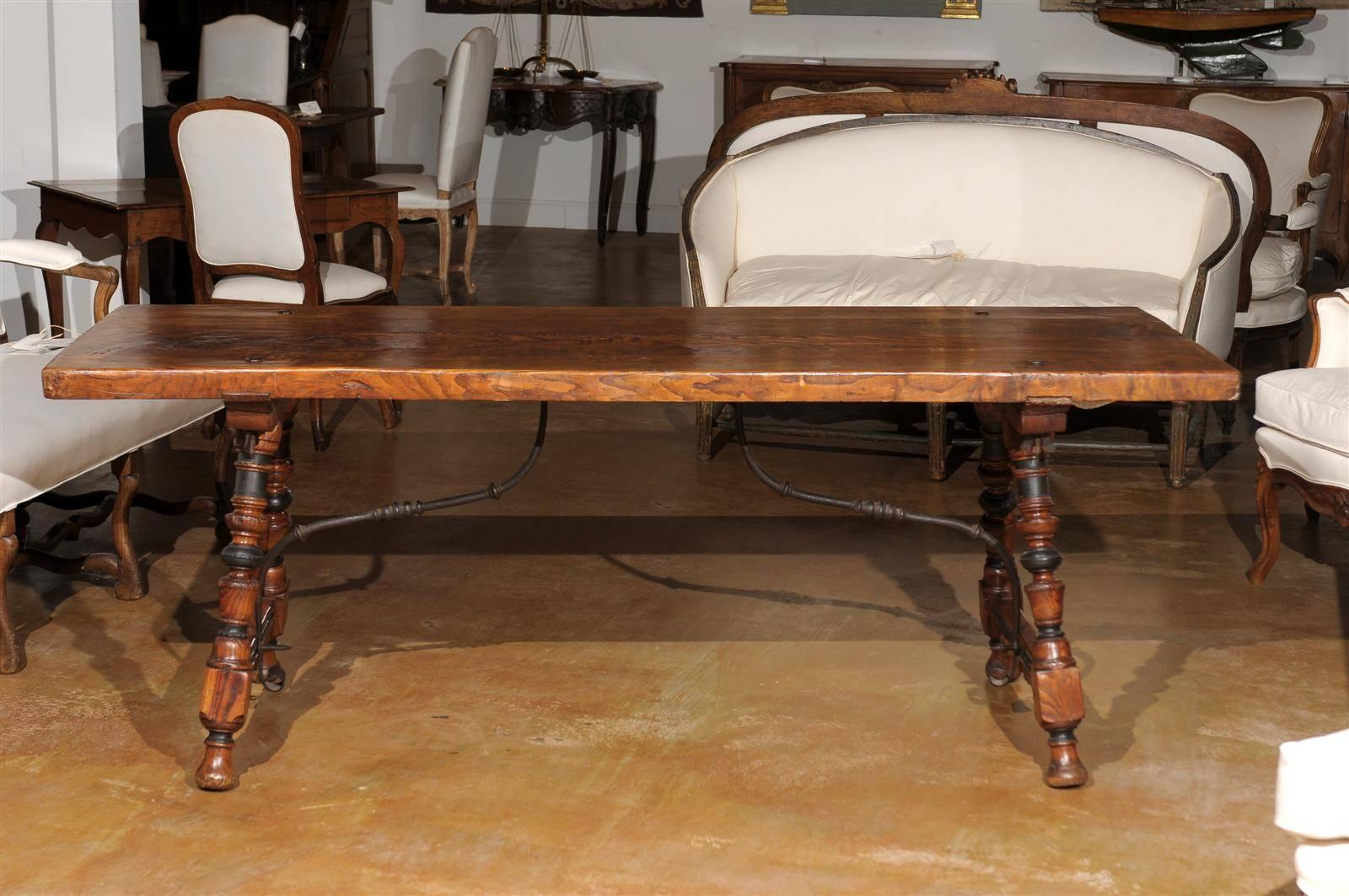 Spanish 1780s Wooden Fratino Table with Wrought-Iron Stretcher and Turned Legs 2