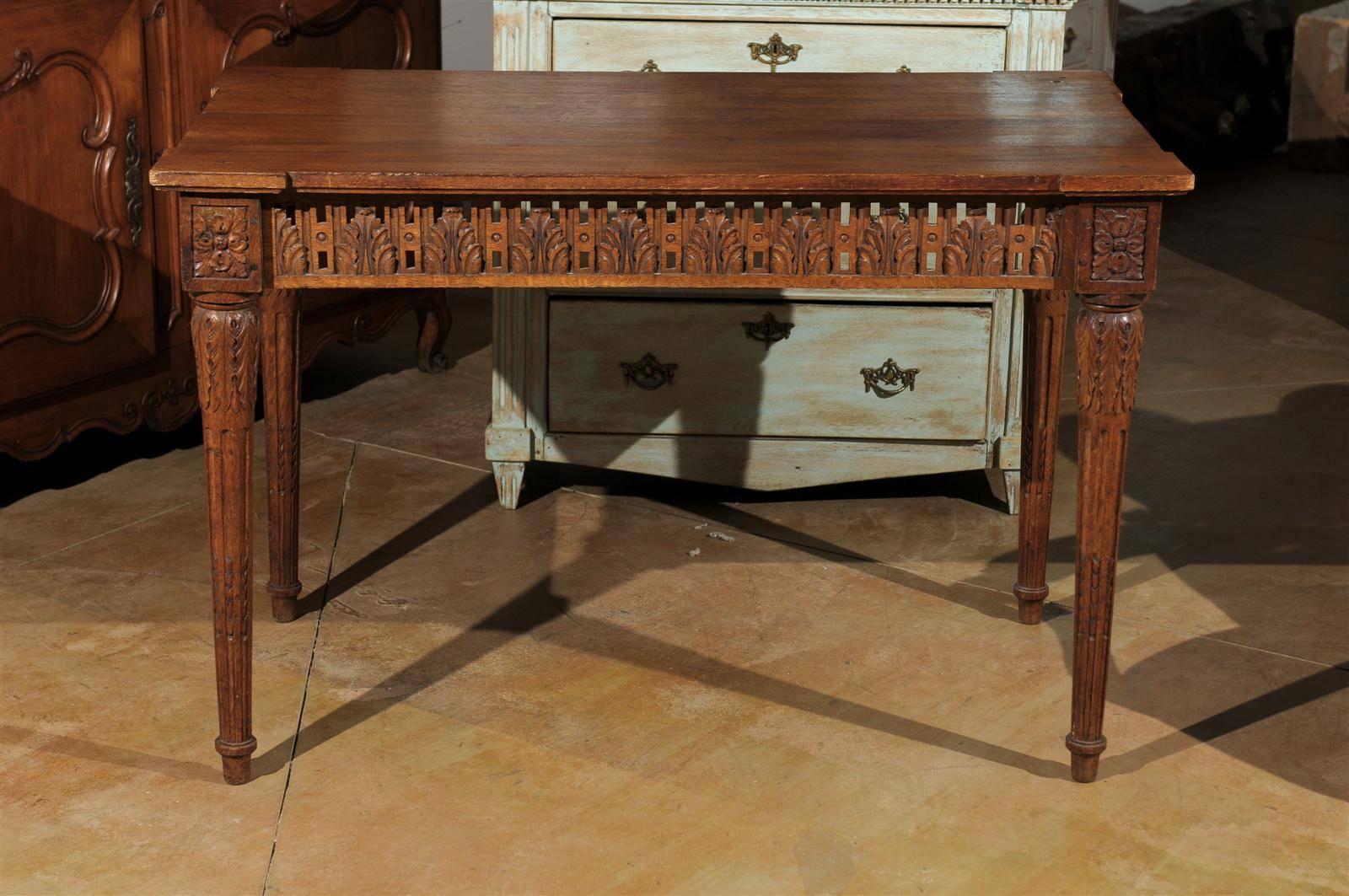 French Period Directoire Table with Carved Apron and Palmette Motifs, circa 1805 1