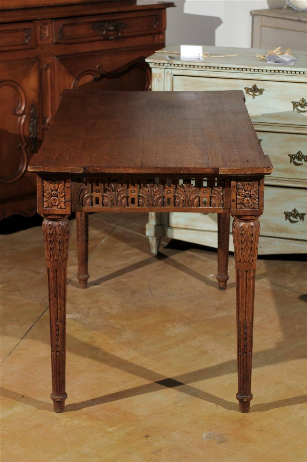 French Period Directoire Table with Carved Apron and Palmette Motifs, circa 1805 3