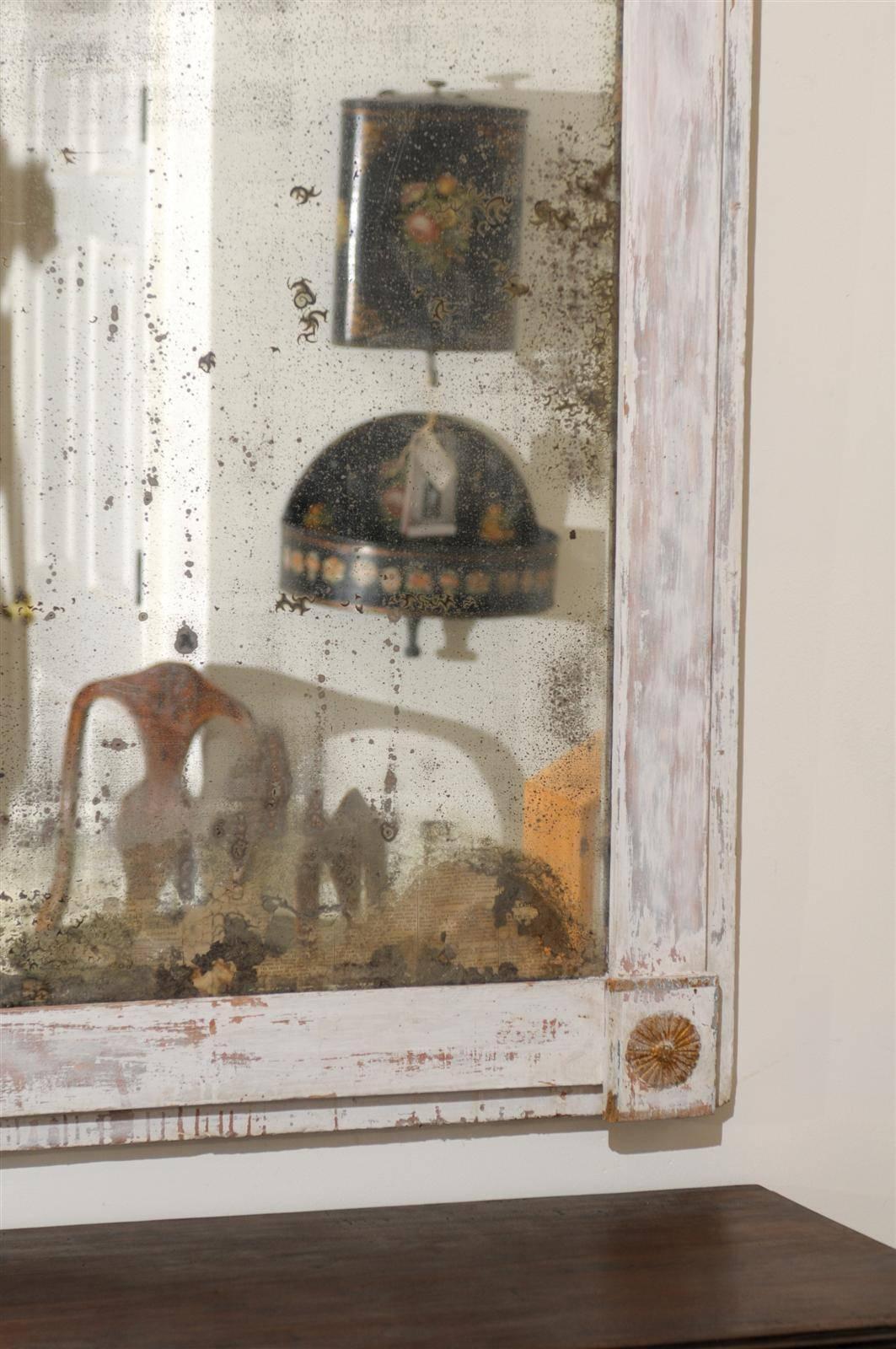 French Period Directoire Trumeau Mirror with Distressed Paint, Late 18th Century In Distressed Condition For Sale In Atlanta, GA