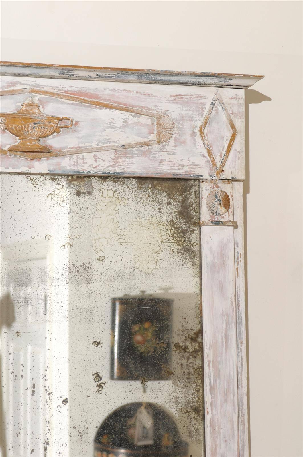 French Period Directoire Trumeau Mirror with Distressed Paint, Late 18th Century For Sale 1