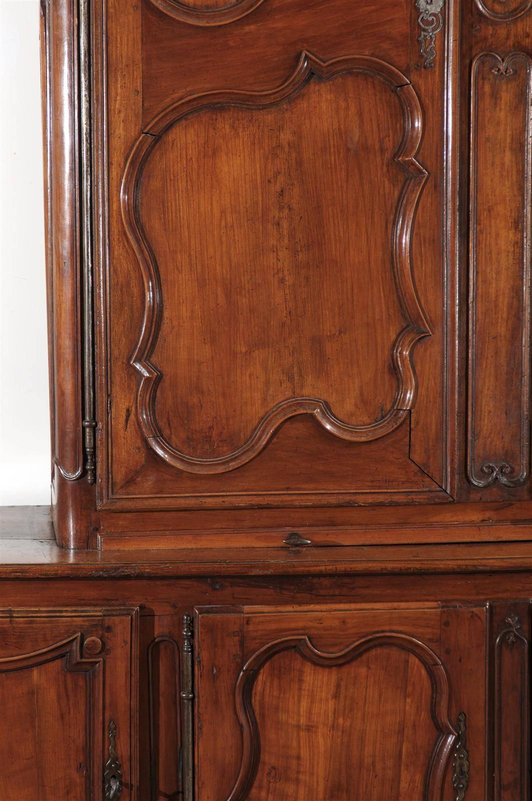 French 1750s Louis XV Style Cherry Buffet à Deux-Corps with Lower Enfilade  4