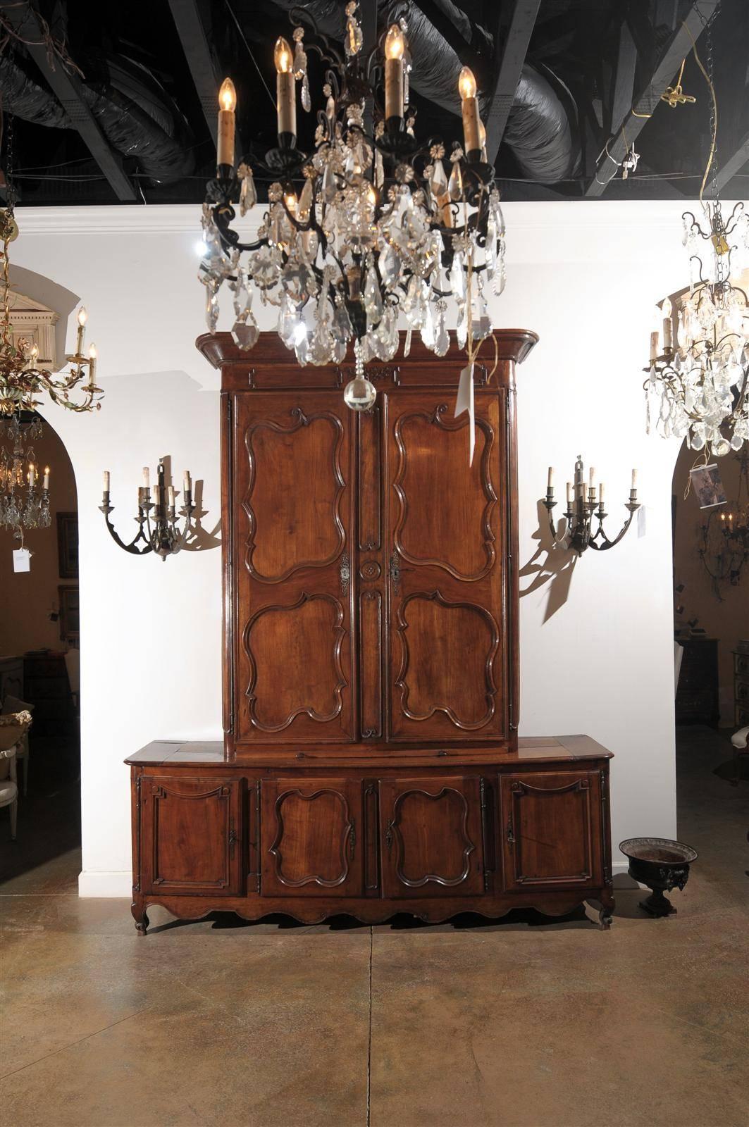 French 1750s Louis XV Style Cherry Buffet à Deux-Corps with Lower Enfilade  In Good Condition In Atlanta, GA