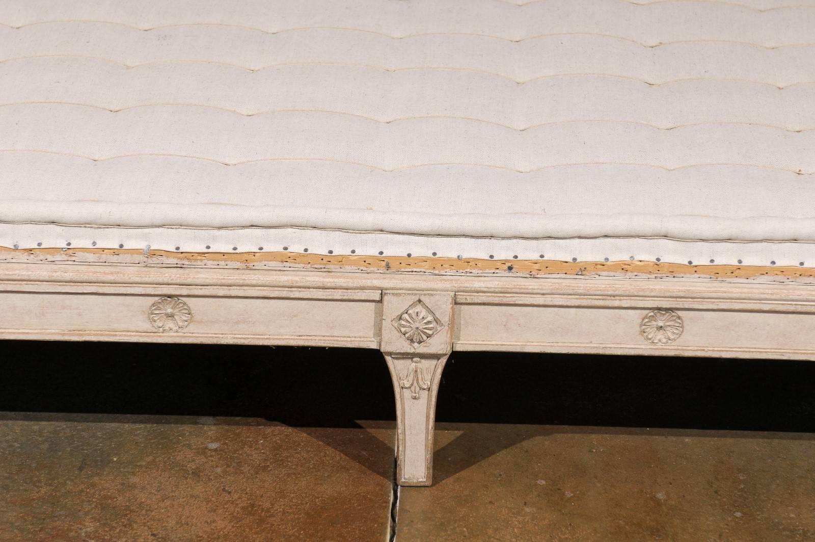 French Daybed with Carved Swans 1