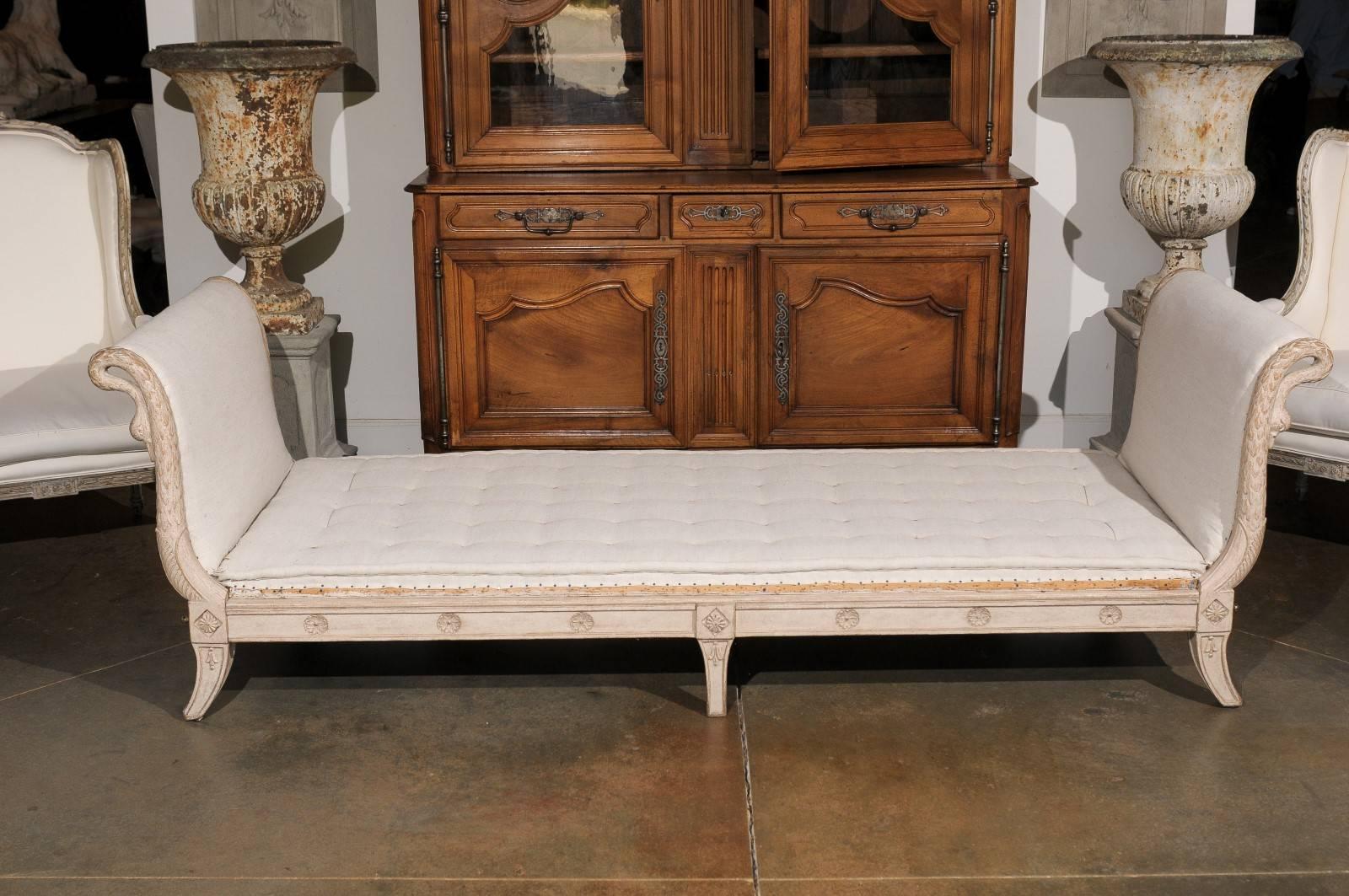 Neoclassical French Daybed with Carved Swans