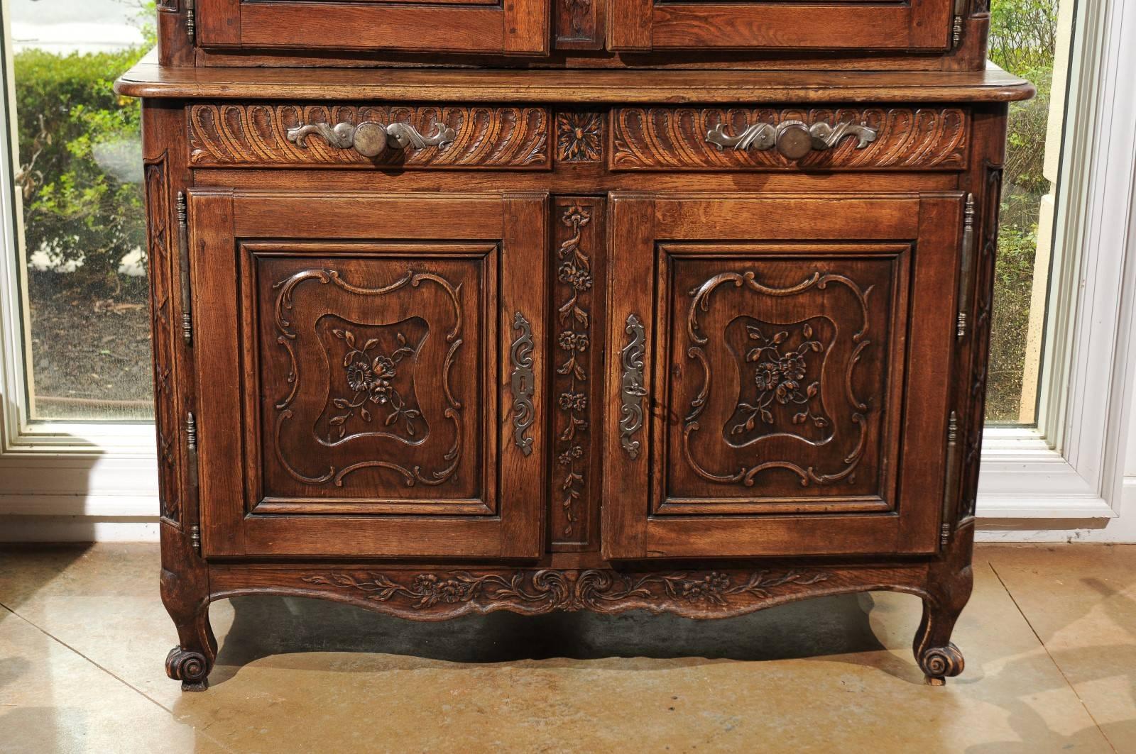 French 1810s Carved Oak Buffet à Deux-Corps from the Picardie Region of France 6