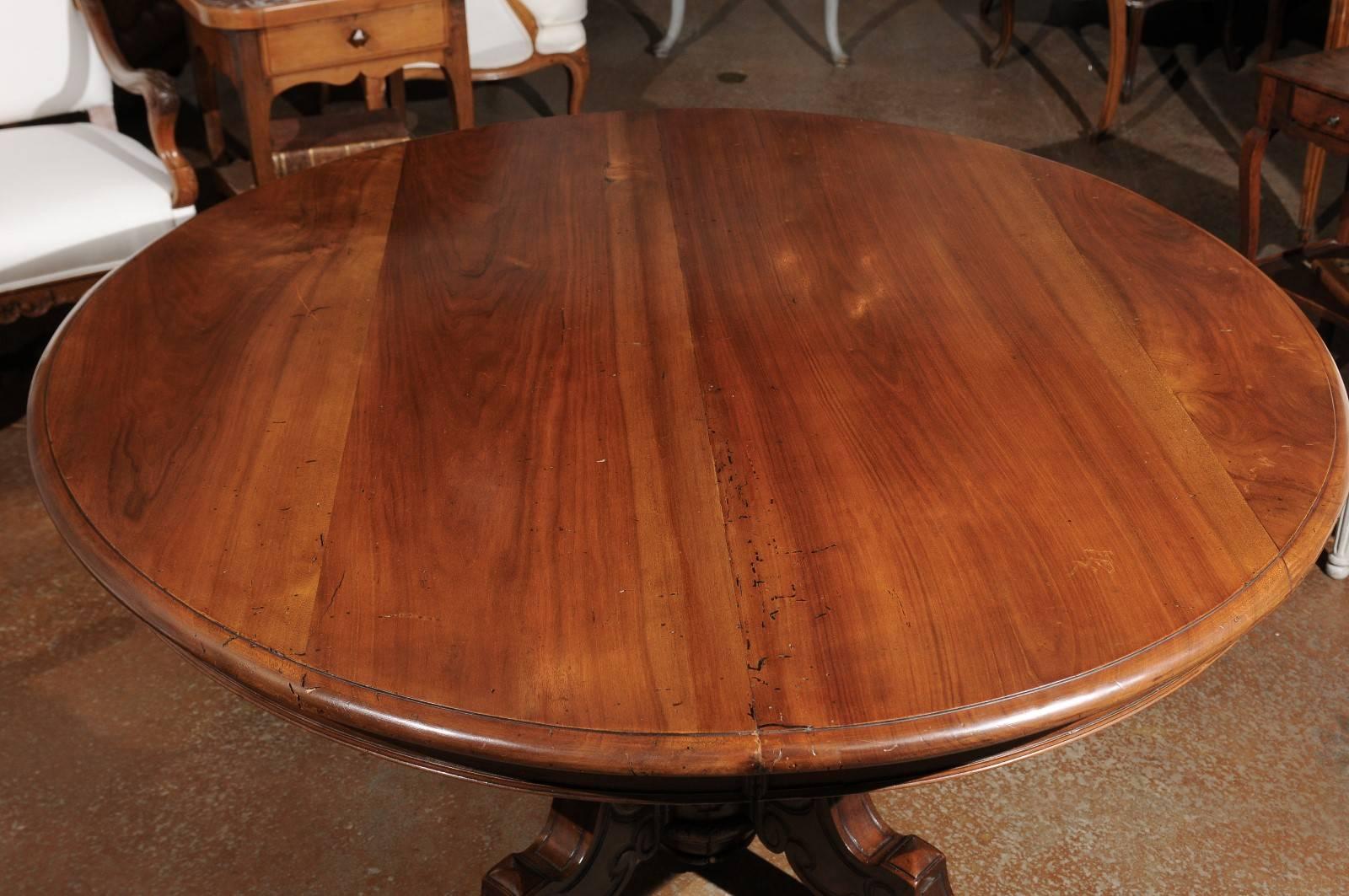 French Napoléon III Walnut Pedestal Table with Carved Feet from the 1850s In Good Condition In Atlanta, GA