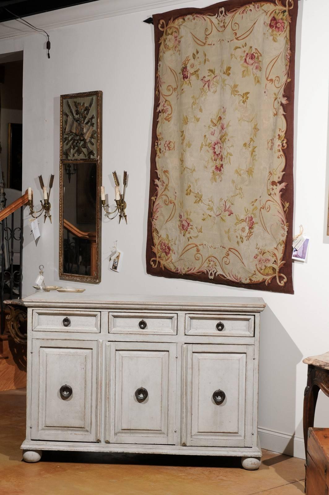 Swedish 1890s Painted Wood Enfilade with Three Drawers, Three Doors and Bun Feet In Good Condition In Atlanta, GA