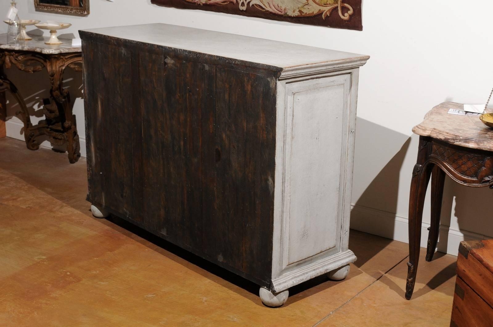 Swedish 1890s Painted Wood Enfilade with Three Drawers, Three Doors and Bun Feet 3