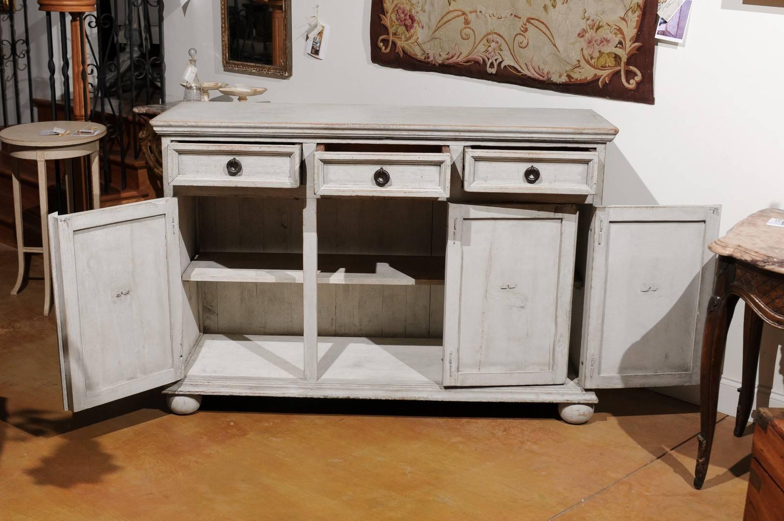 Swedish 1890s Painted Wood Enfilade with Three Drawers, Three Doors and Bun Feet 4