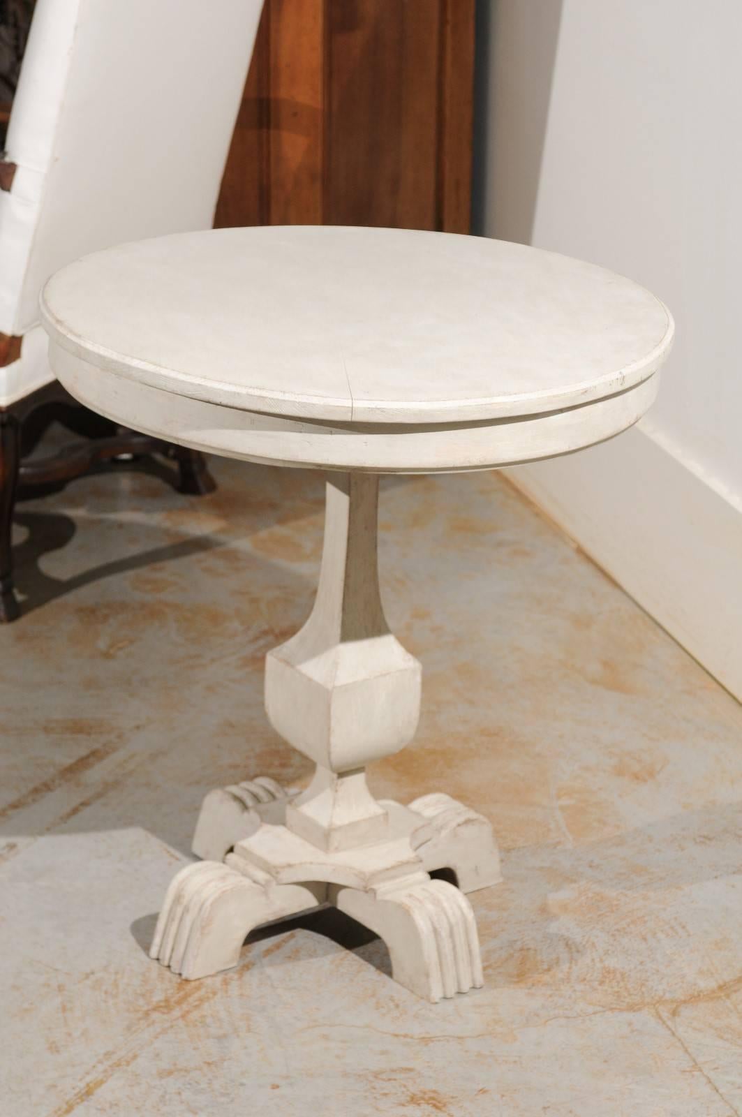 Swedish Cream Painted Wood Guéridon Table with Pedestal Base, circa 1890 1