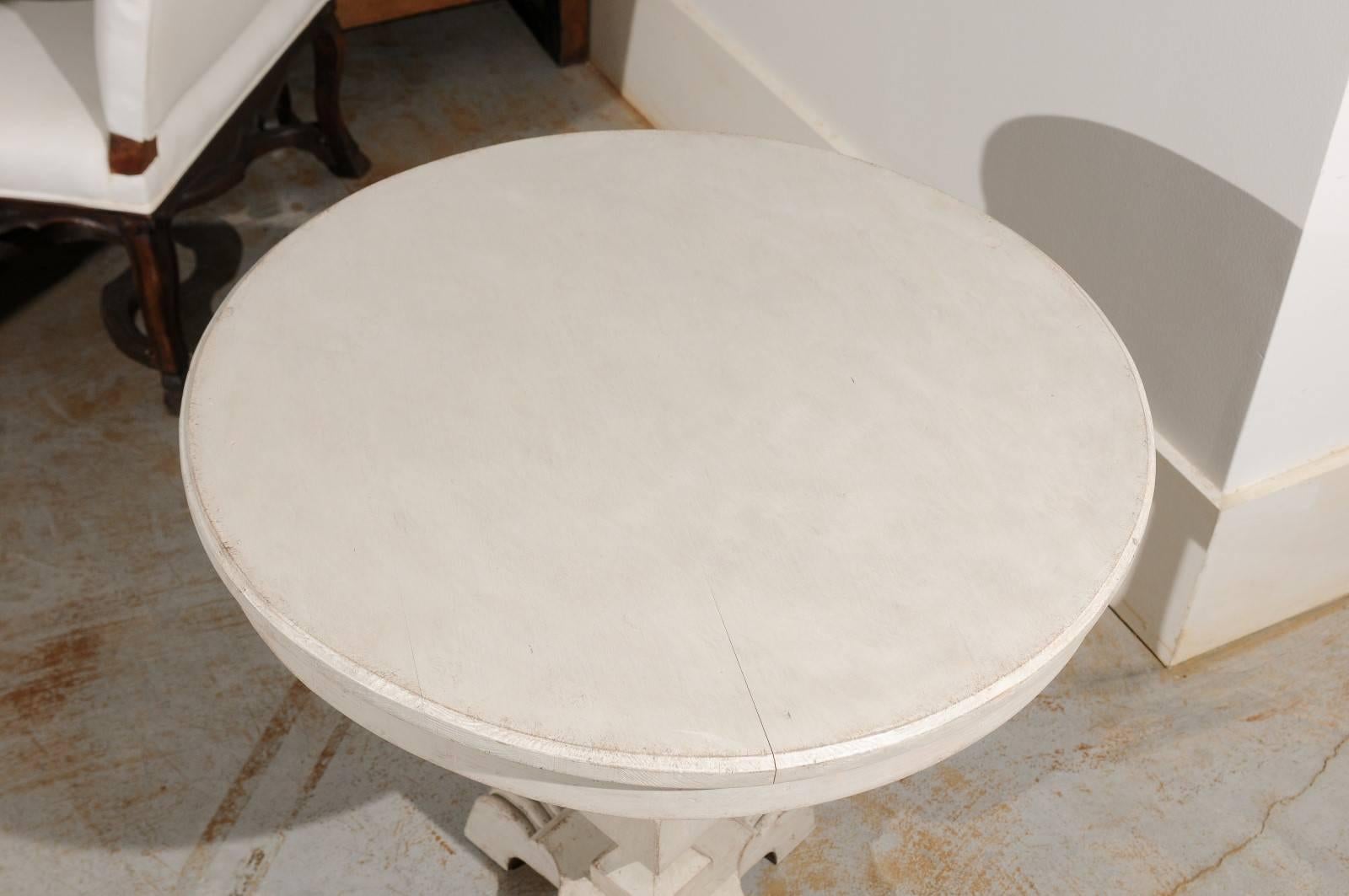 Swedish Cream Painted Wood Guéridon Table with Pedestal Base, circa 1890 2