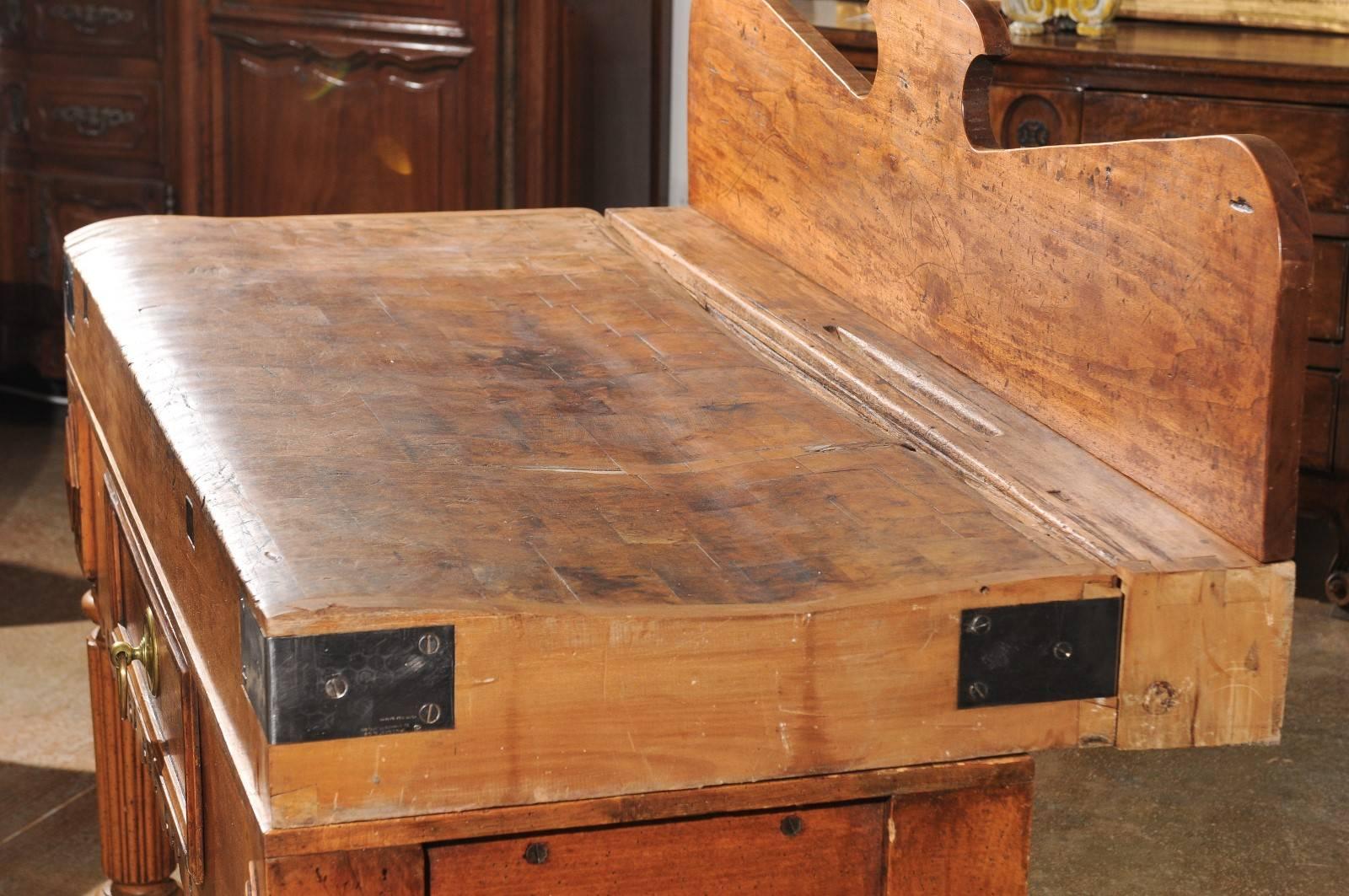 French 1820s Butcher Block Table with Single Drawer, Knife Slot and Carved Apron 2