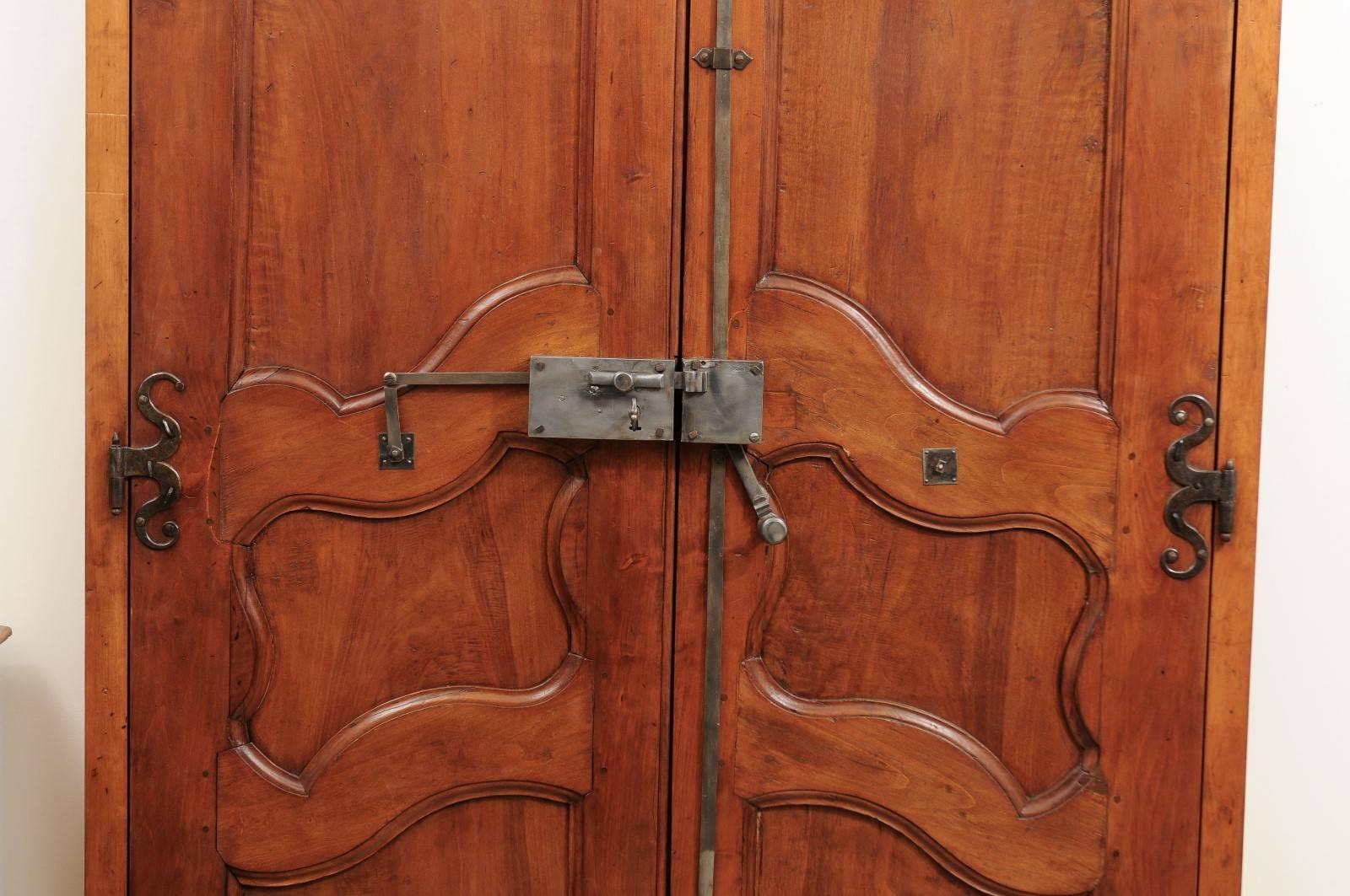 Pair of French Louis XV Style 19th Century Doors in Alder Wood with Custom Frame 3