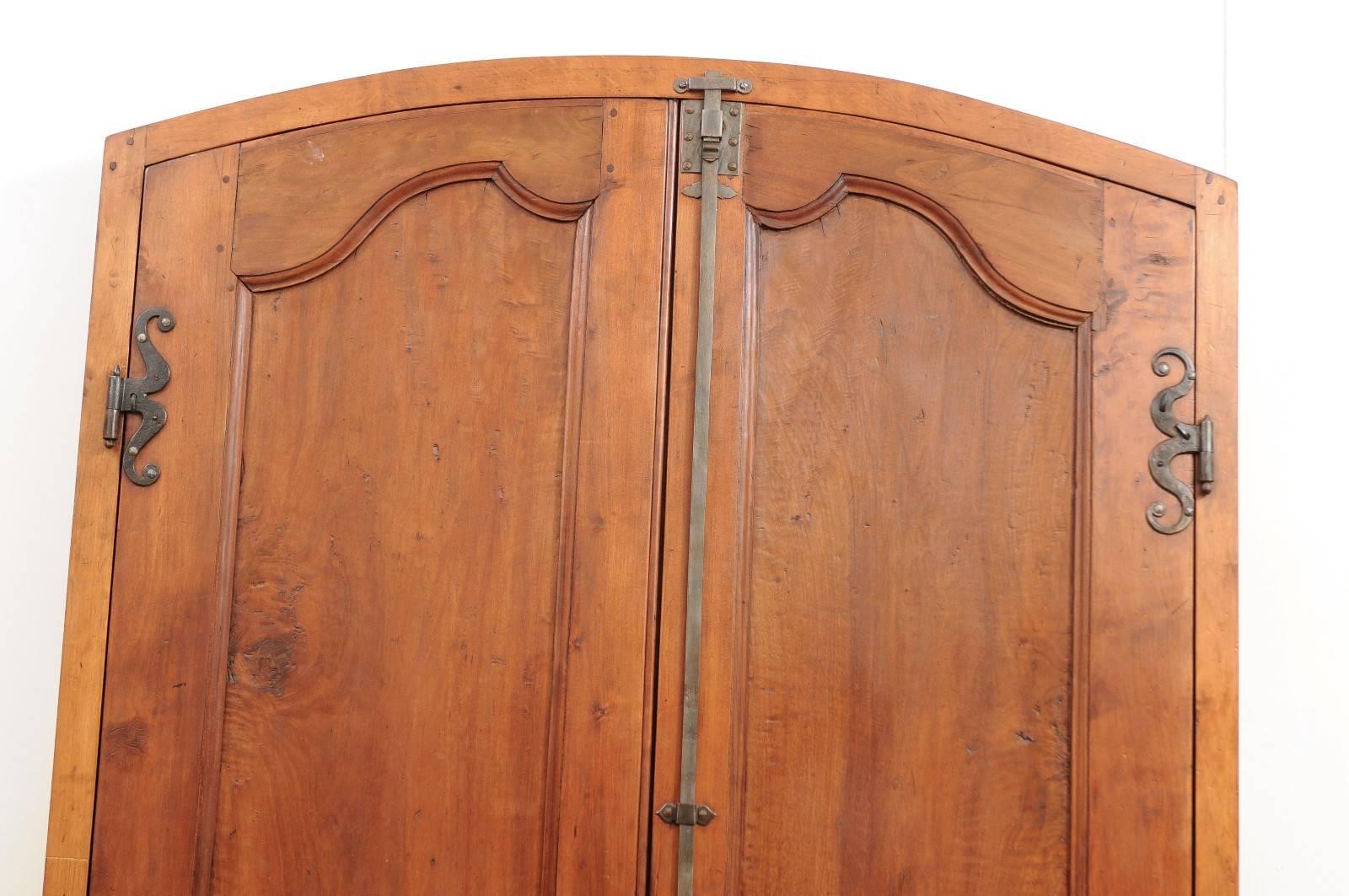 Pair of French Louis XV Style 19th Century Doors in Alder Wood with Custom Frame 4
