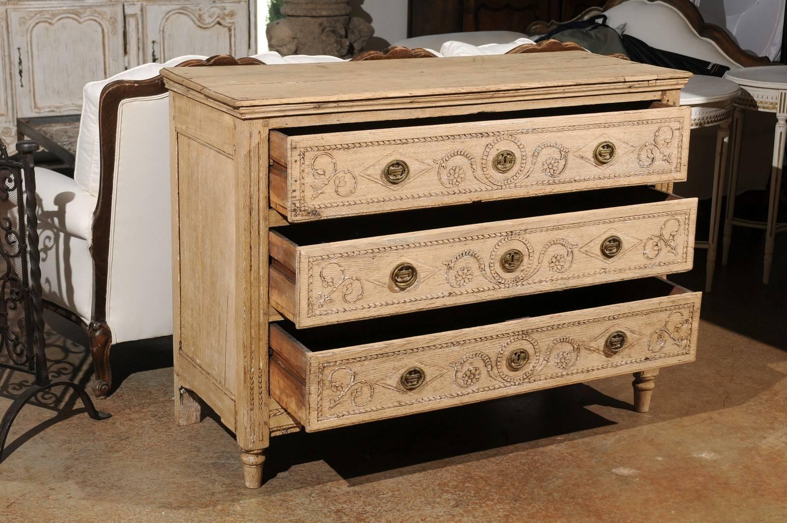 French 1790s Period Louis XVI Bleached Oak Three-Drawer Commode with Rinceaux In Good Condition In Atlanta, GA
