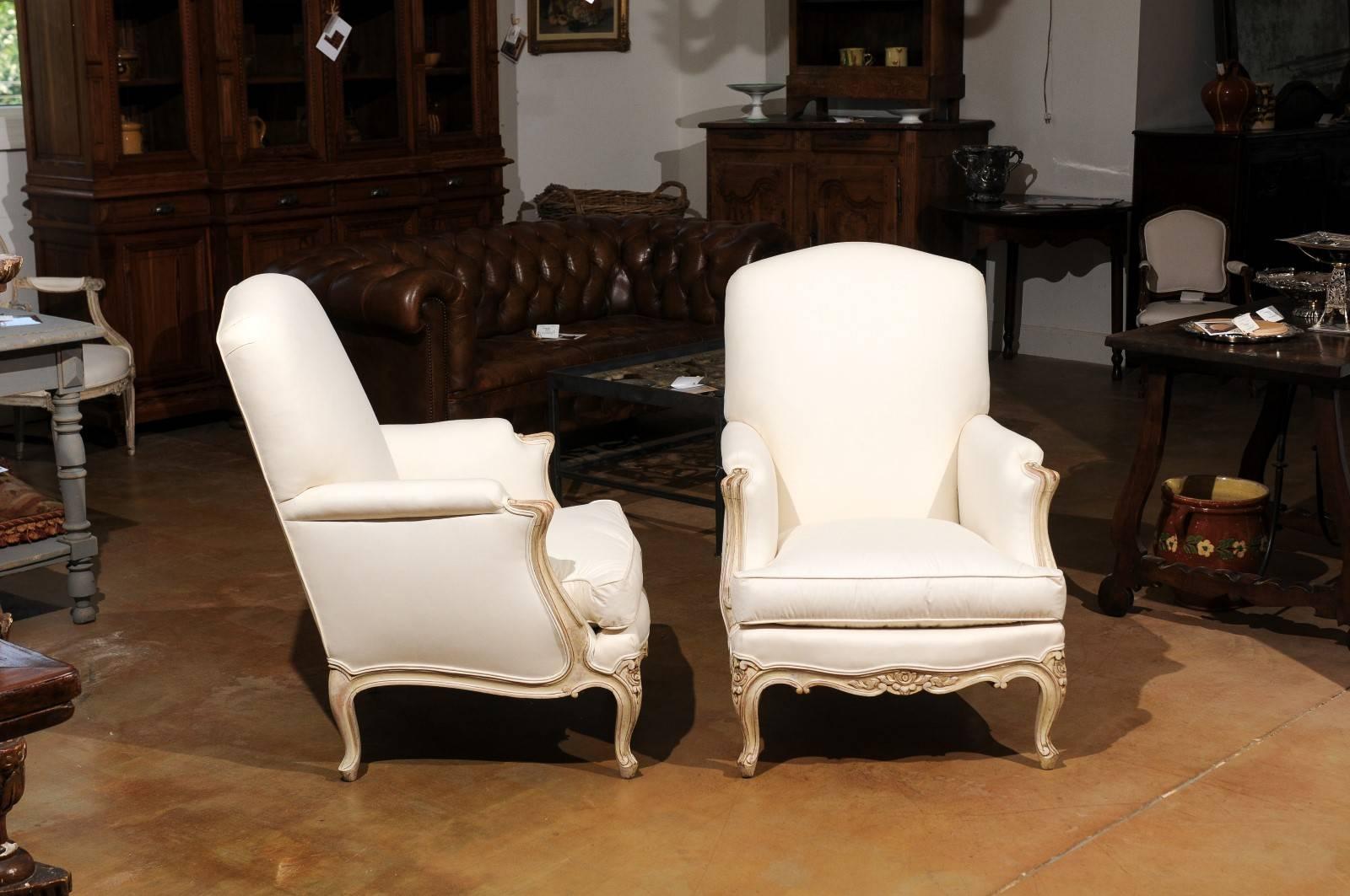 20th Century Pair of French Louis XV Style 1910s Painted Wood Upholstered Bergères Chairs