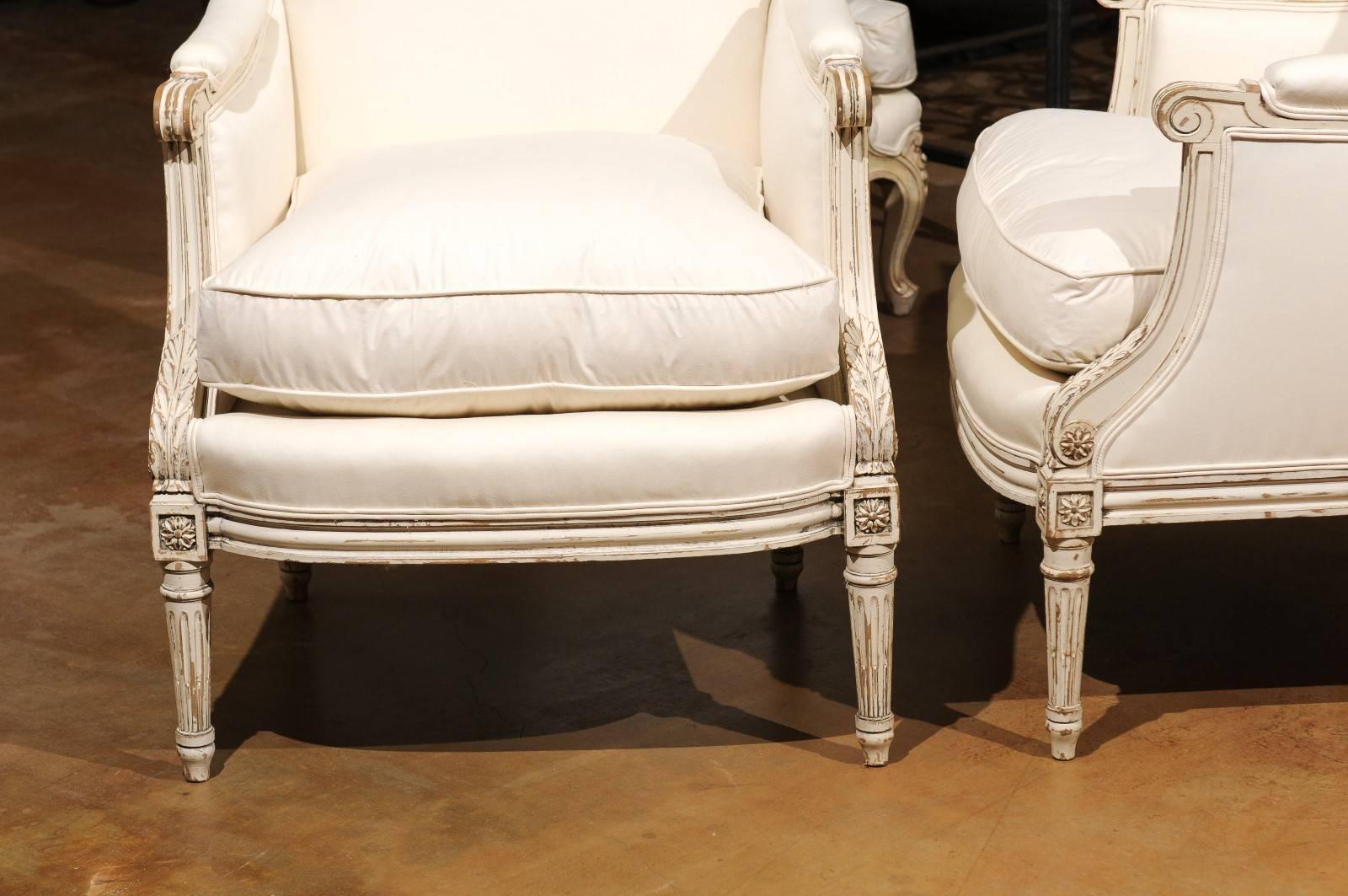 Pair of French Louis XVI Style 1910s Bergère Chairs with Light Painted Finish 4