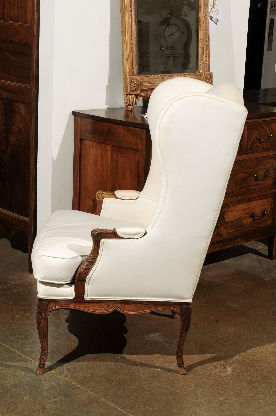 French Louis XV Style Early 19th Century Wingback Chair with Scalloped Skirt In Good Condition In Atlanta, GA